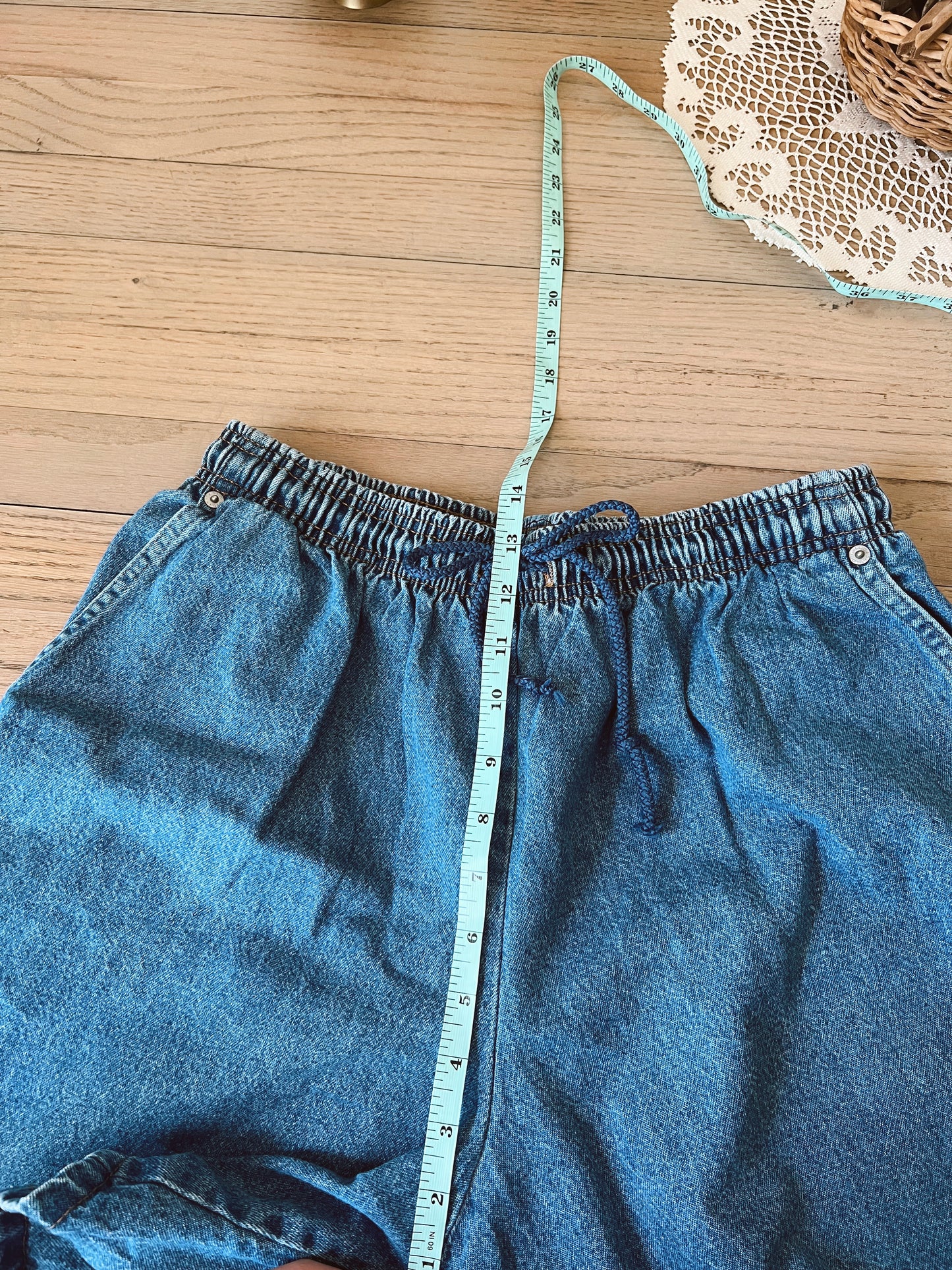 Vtg Denim Shorts (28”W)