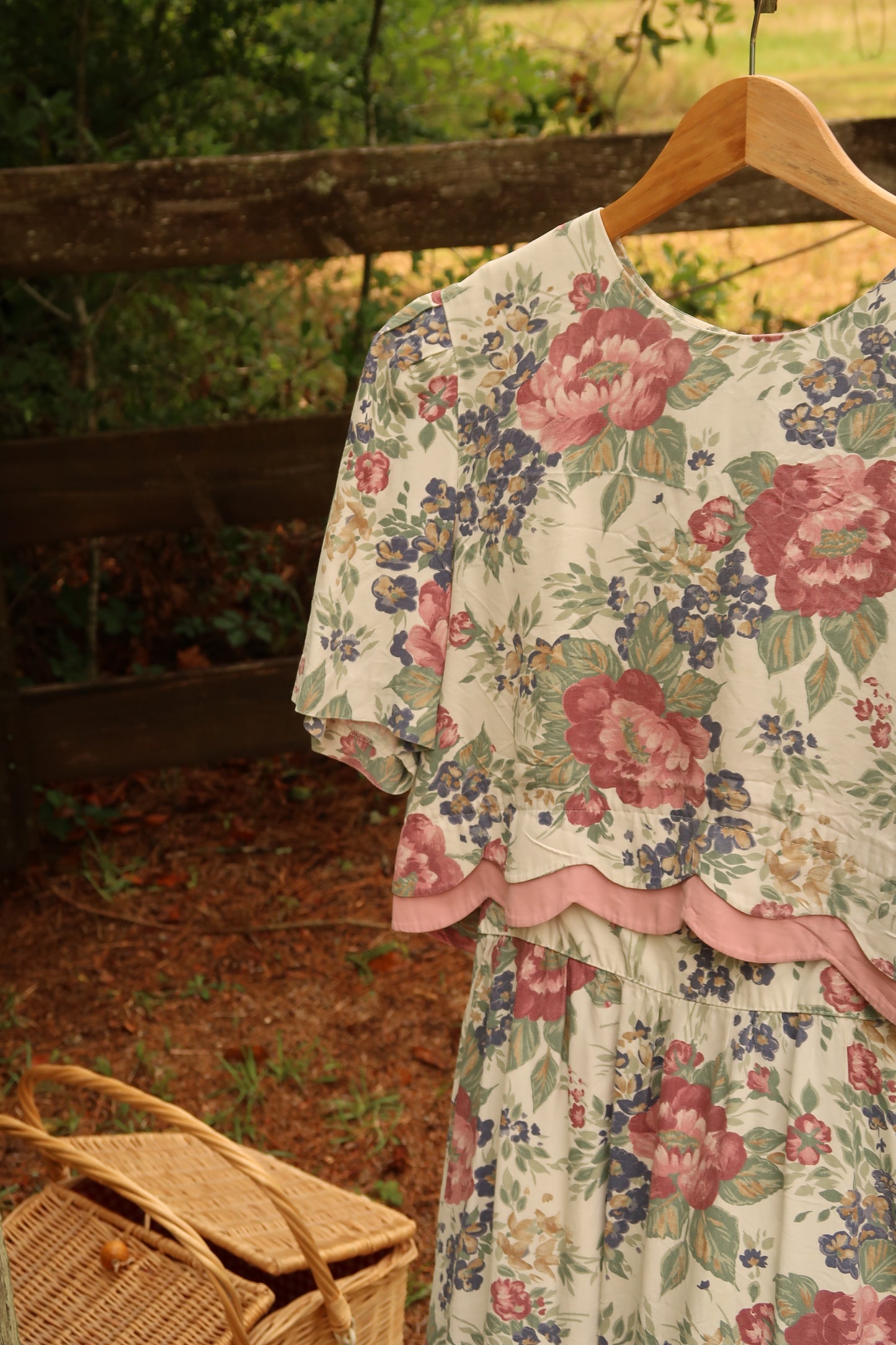 Vintage Floral Dress (M/L)