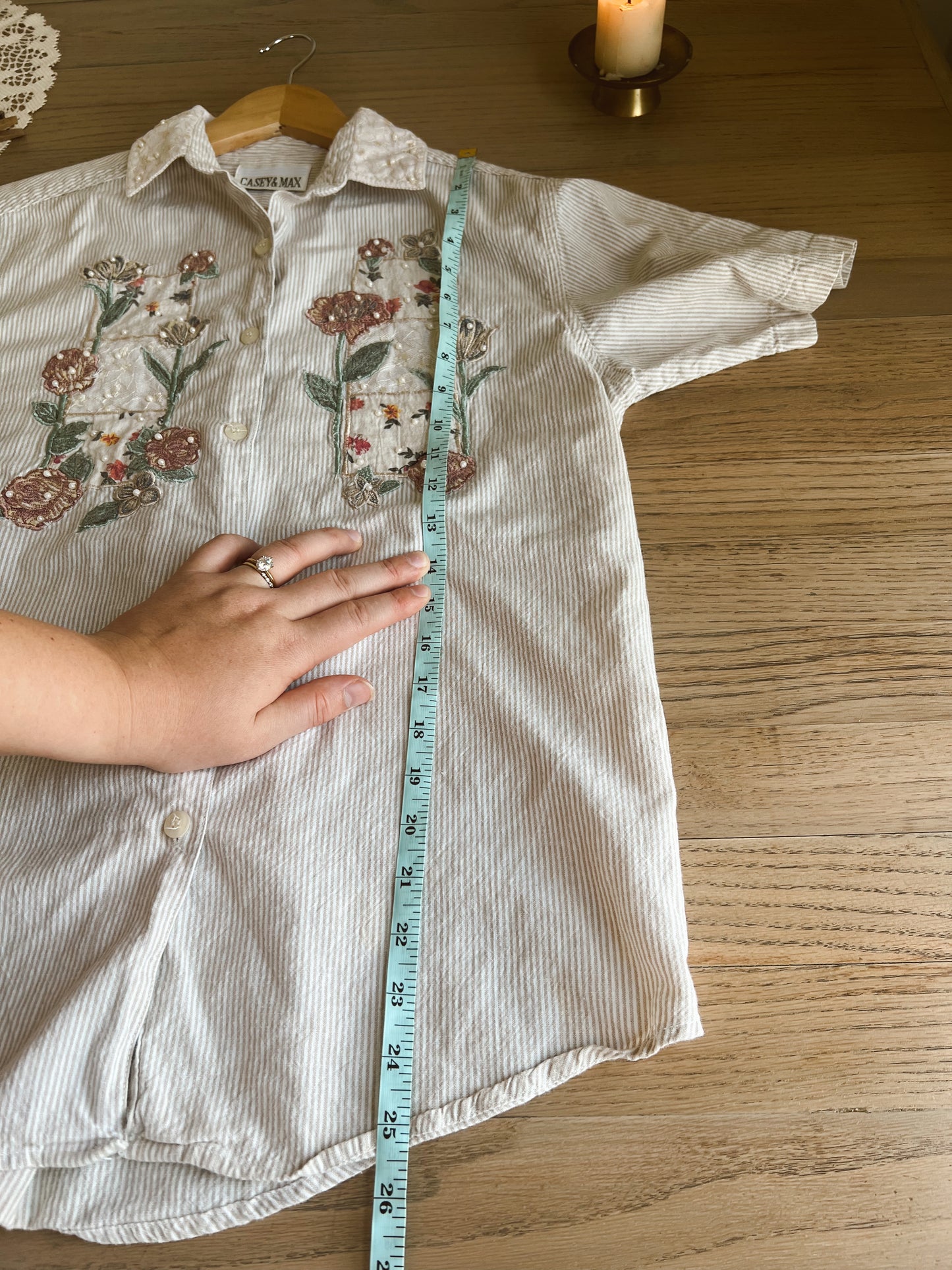 Vintage Embroidered Button Up (S)