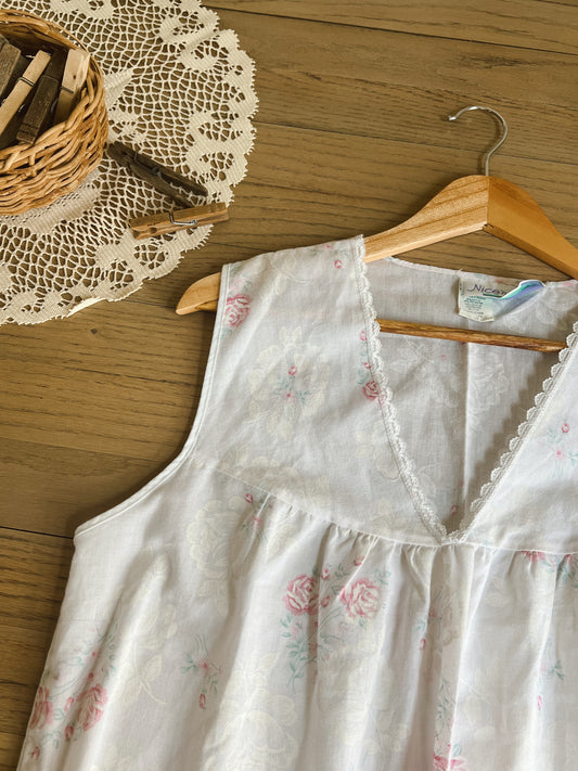 Dainty Nightgown (M)