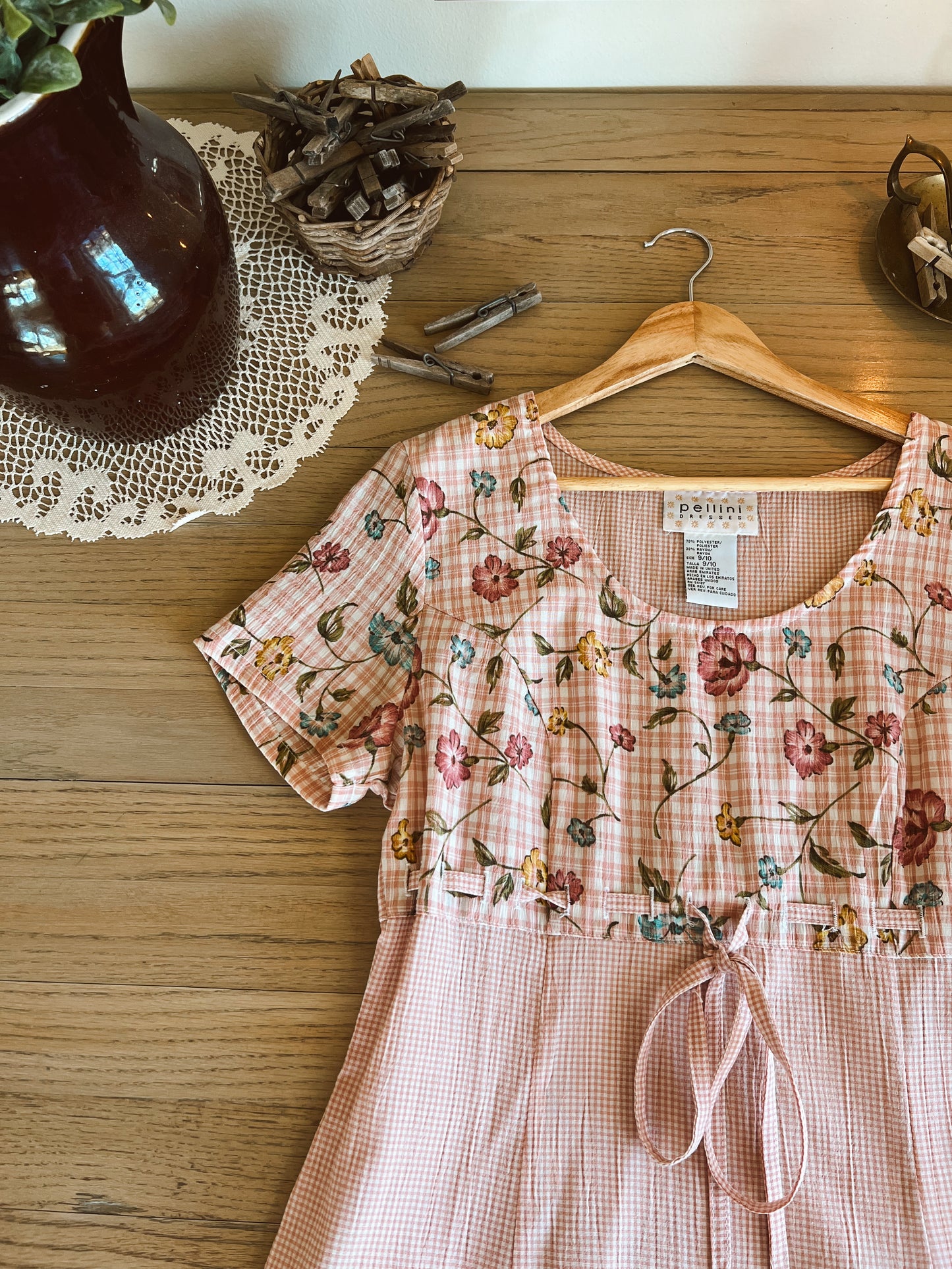 Adorable Vintage Dress (9/10)