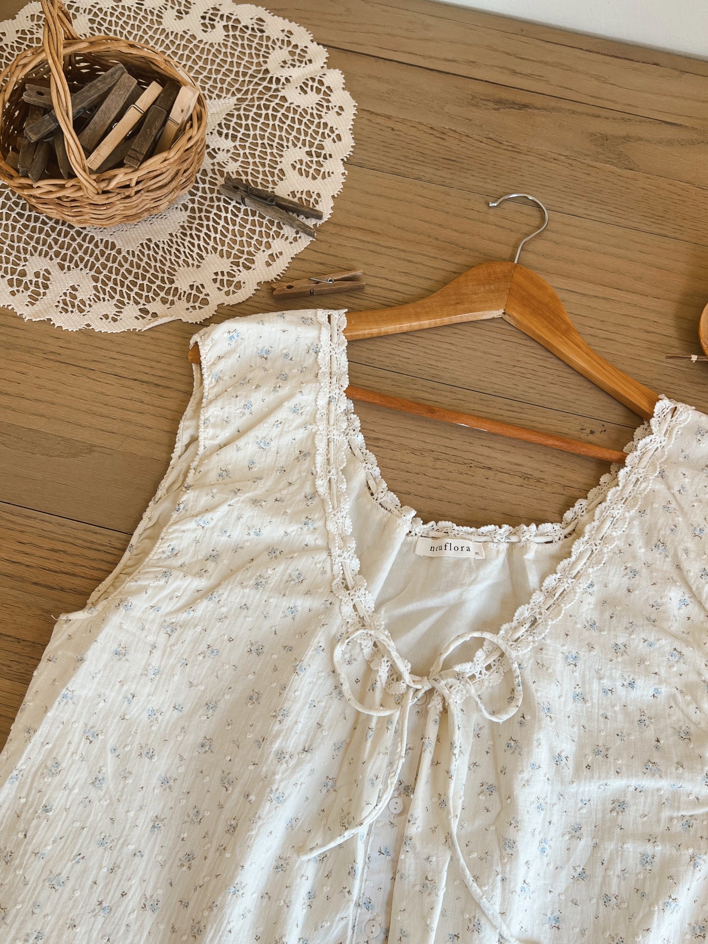 Dainty Neuflora Tank (XL)