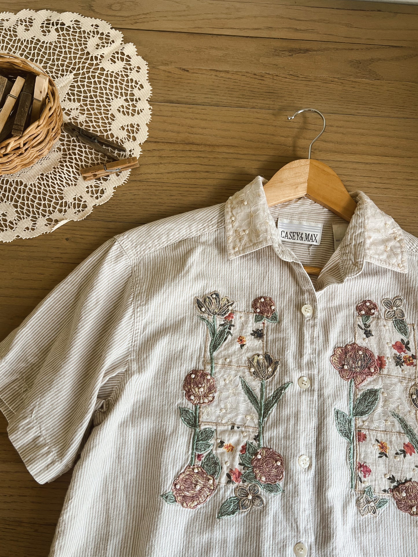 Vintage Embroidered Button Up (S)