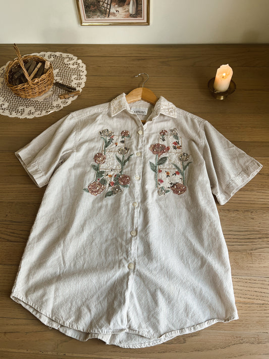 Vintage Embroidered Button Up (S)