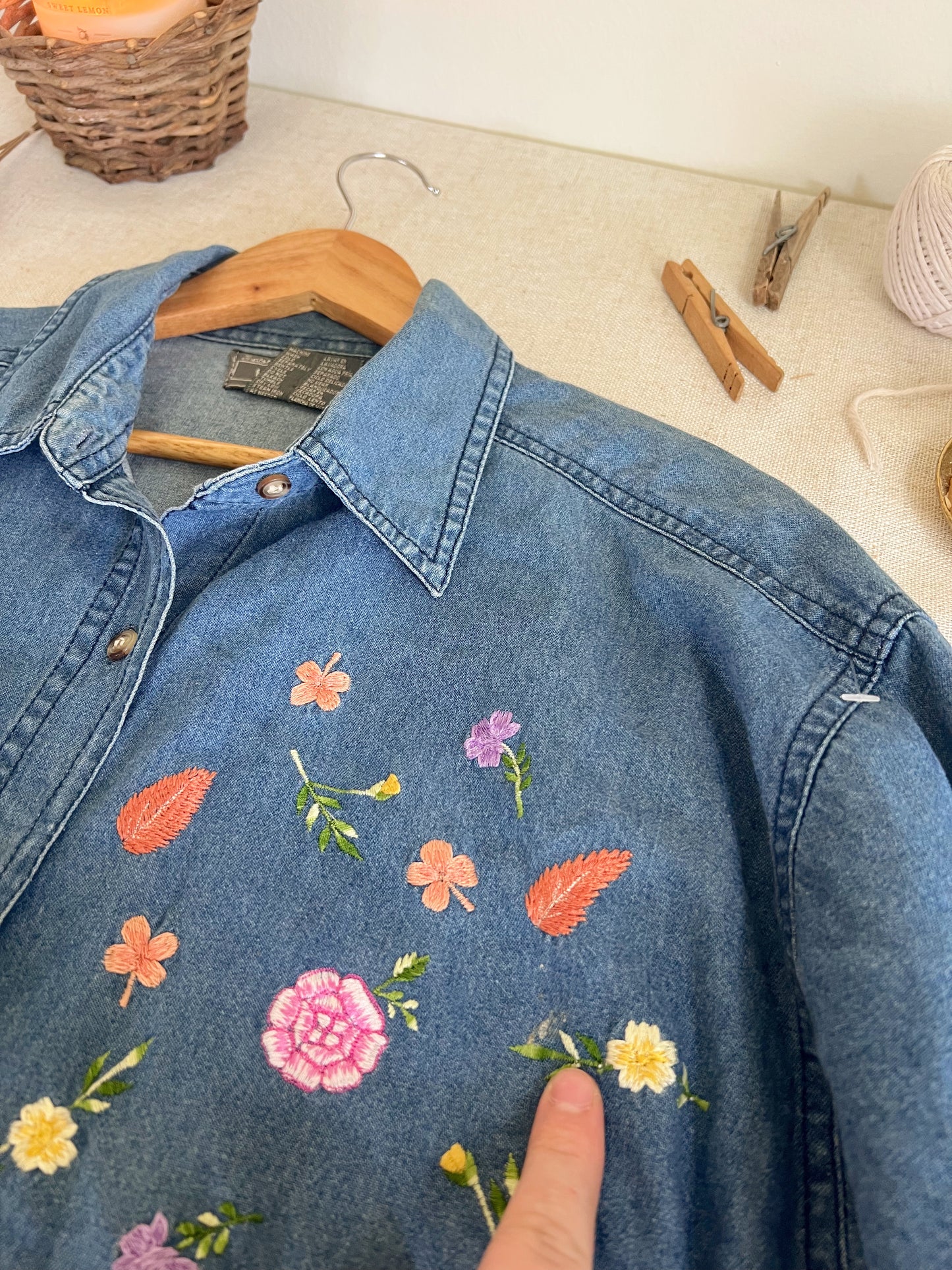 Vtg Denim Button Up (L)