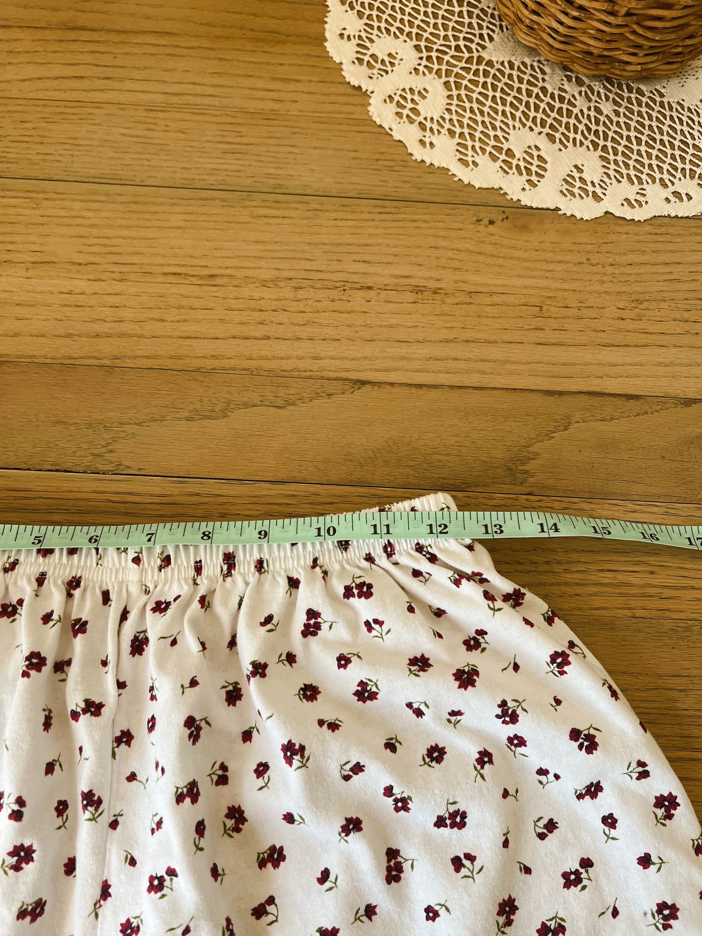 Vtg Floral Shorts (24-28”W) (M/L)