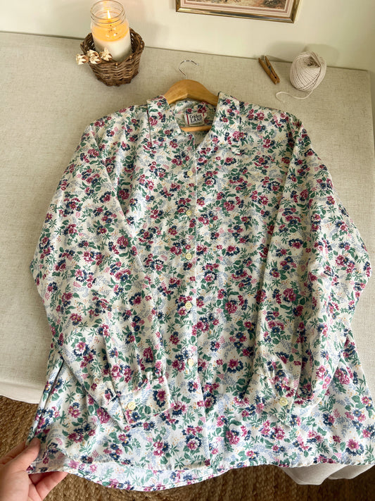 Beautiful Vintage Button Up (XL)