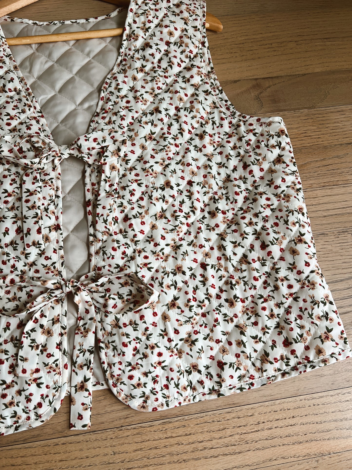 Adorable Floral Vest (M)