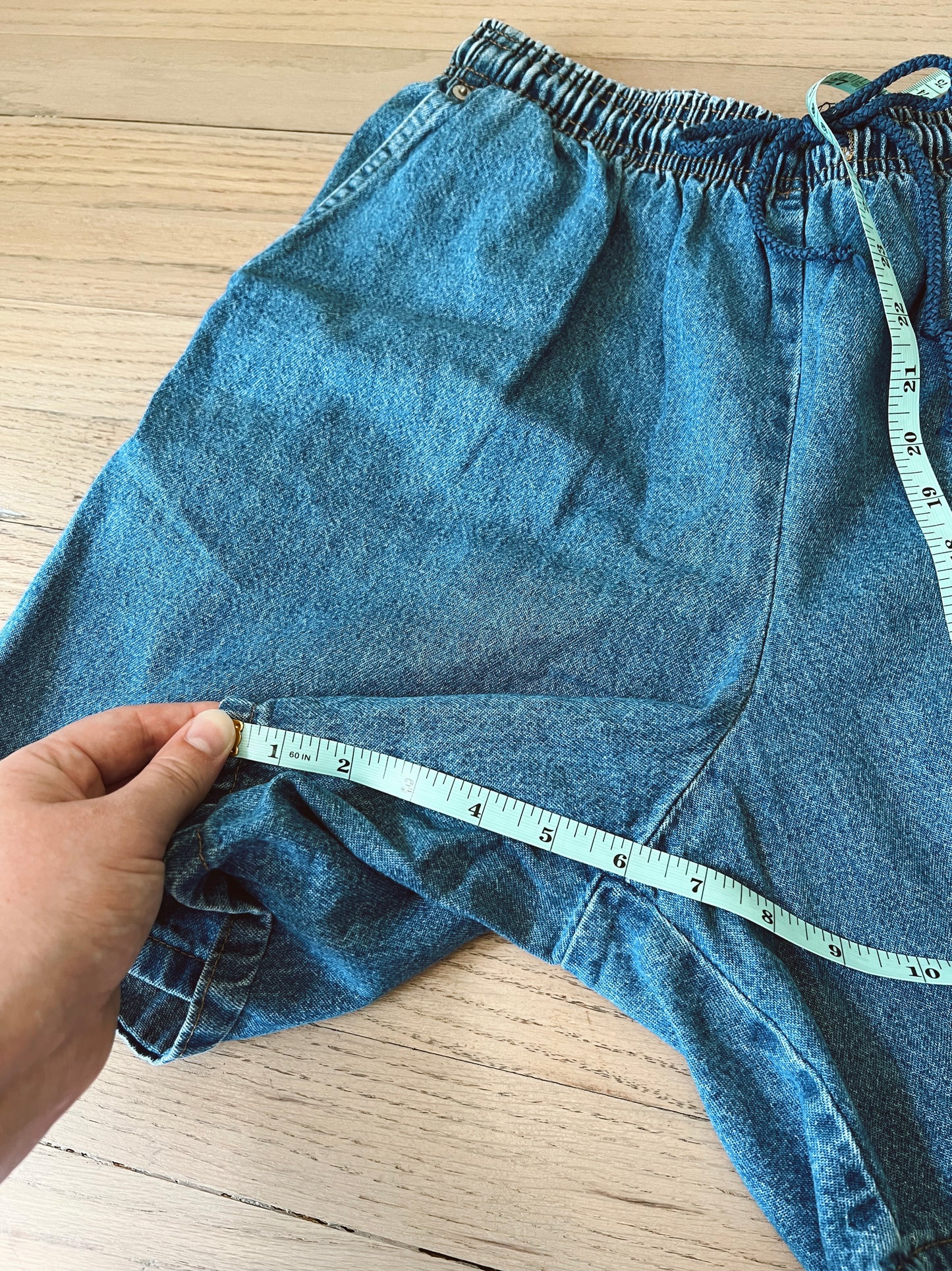Vtg Denim Shorts (28”W)