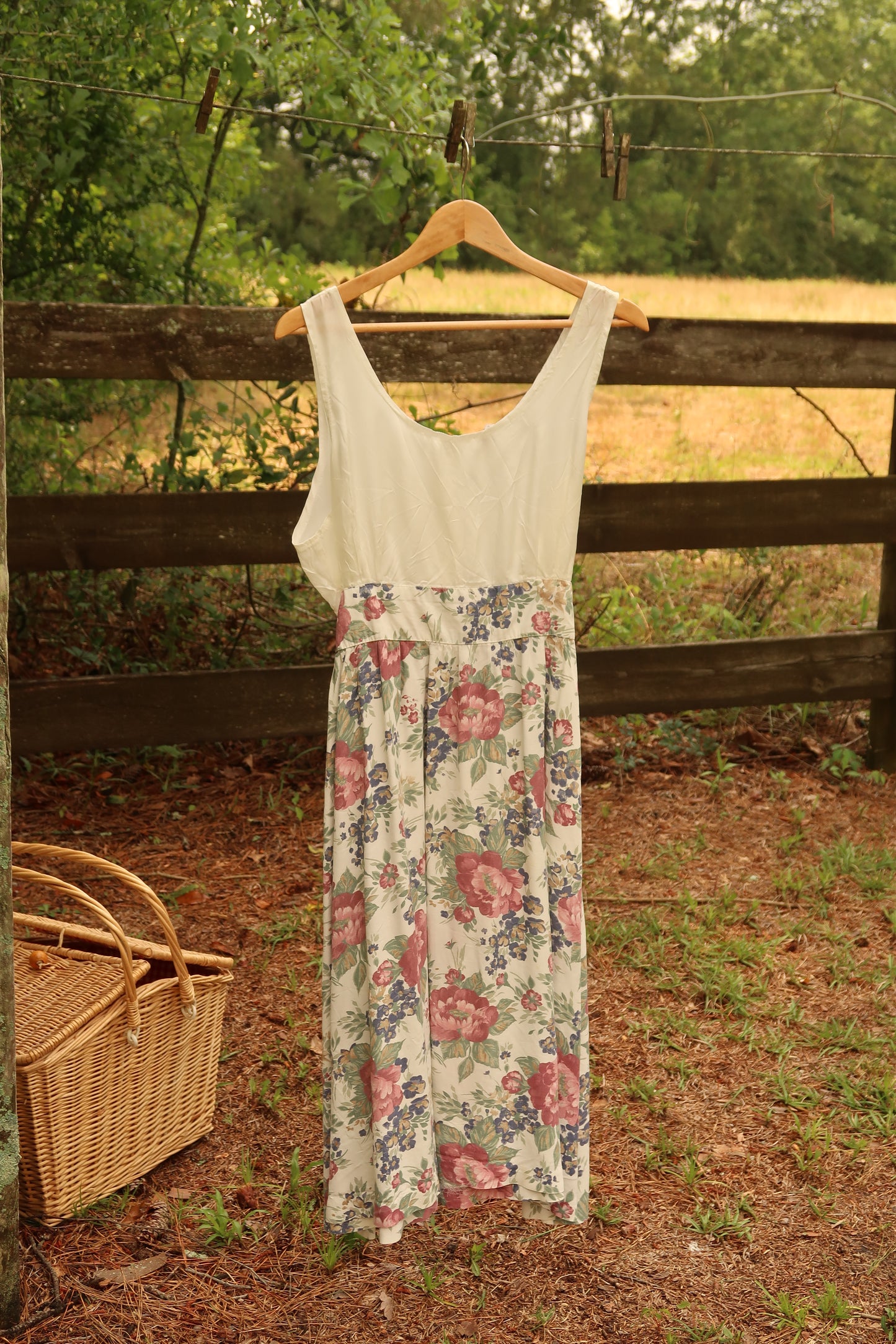 Vintage Floral Dress (M/L)