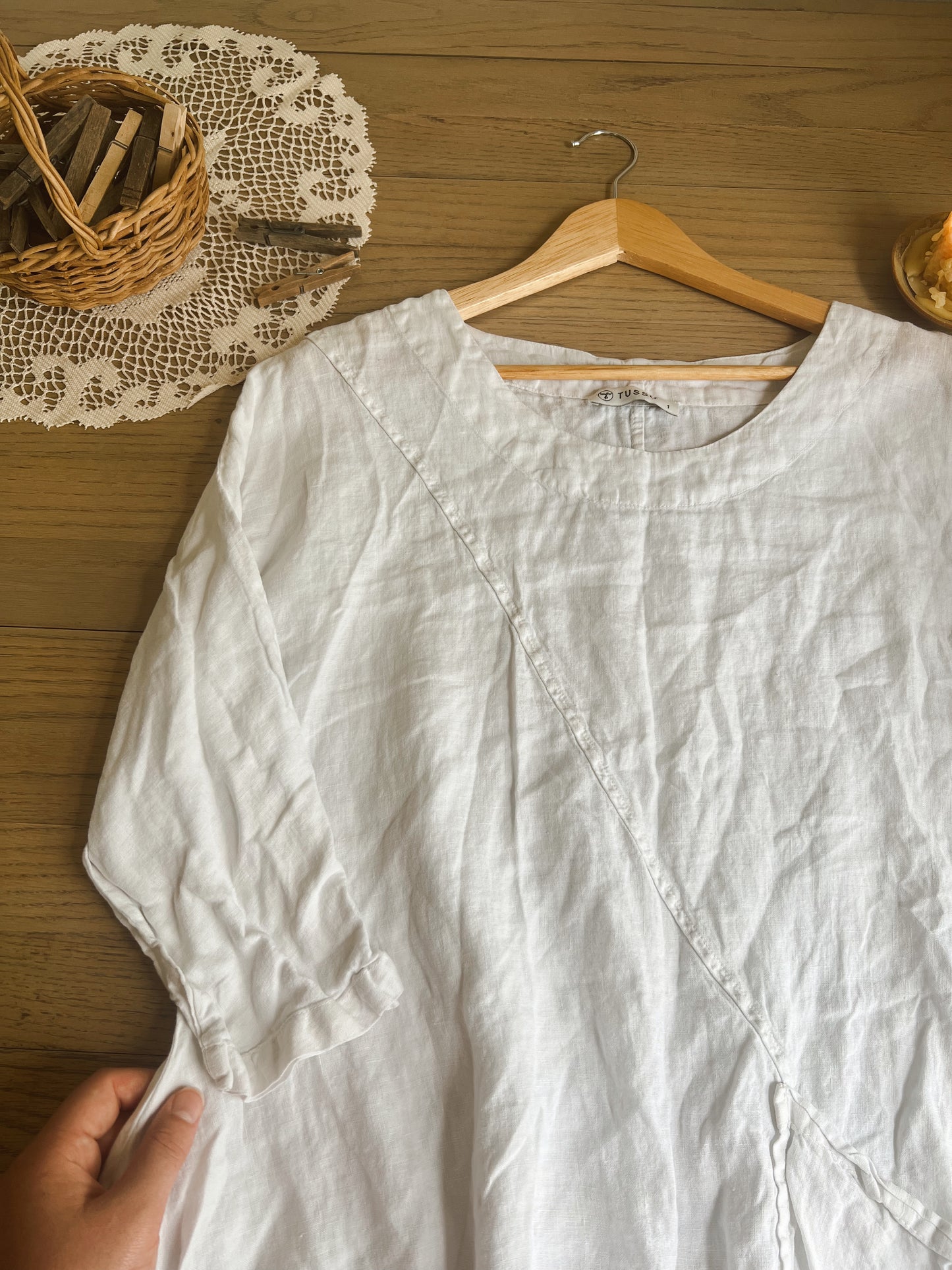 White Linen Blouse (L/XL)
