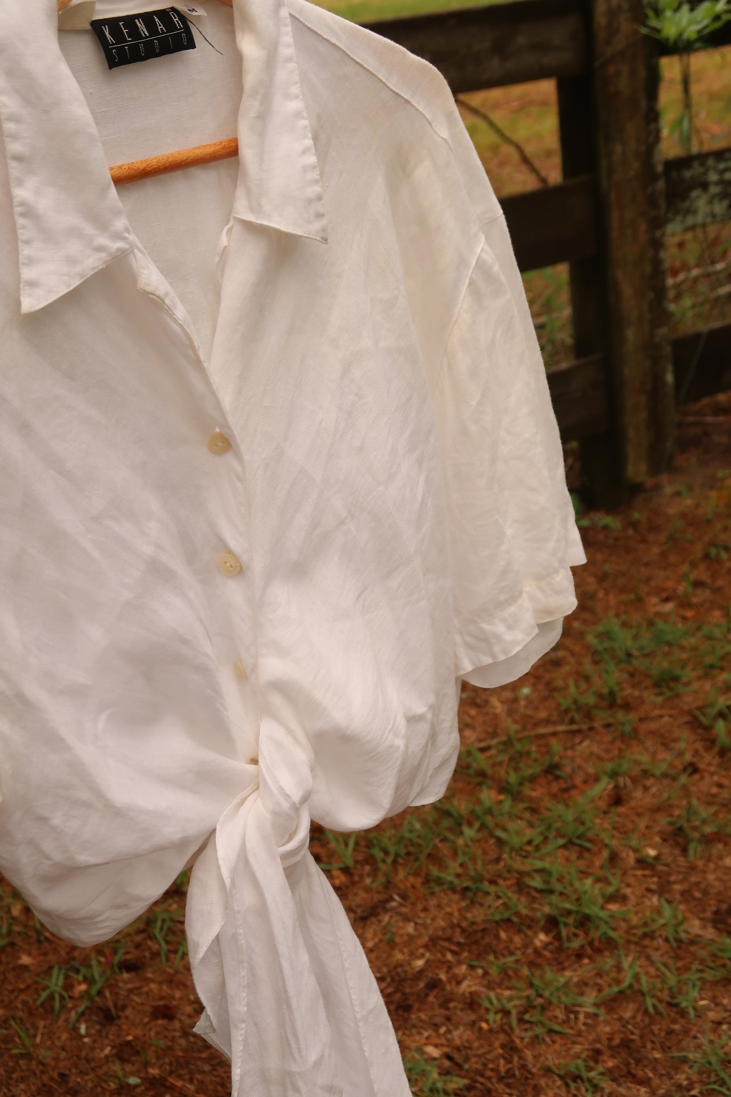 Gorgeous 100% Linen Blouse (M)