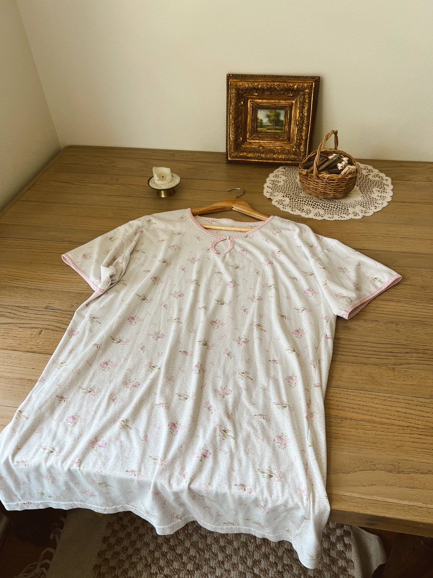 Dainty Floral Nightgown (L)