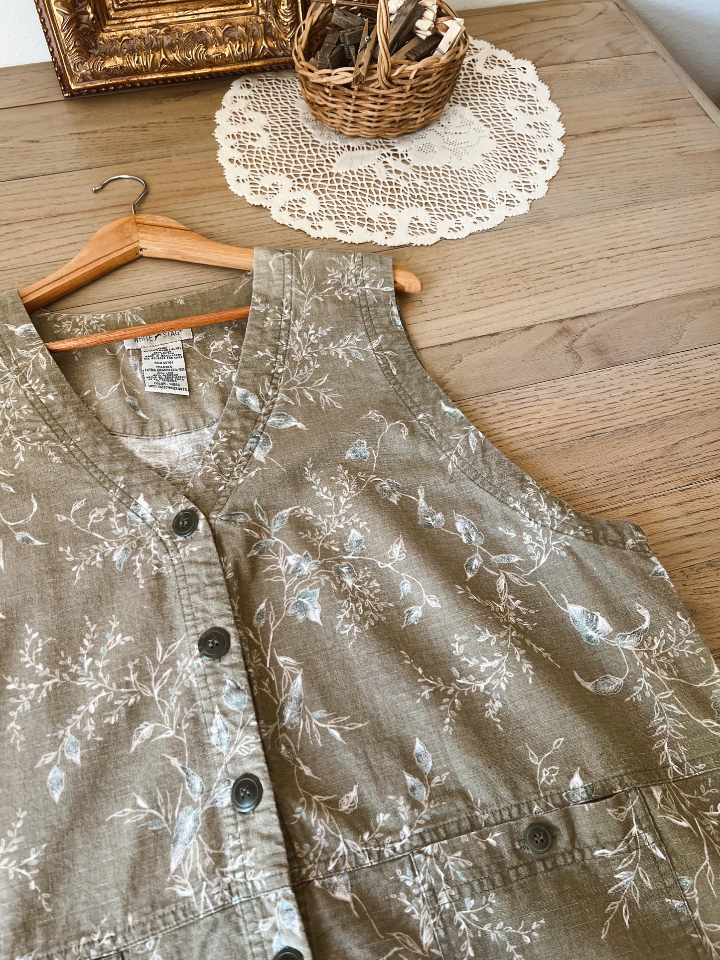 Vintage Floral Vest (XL)