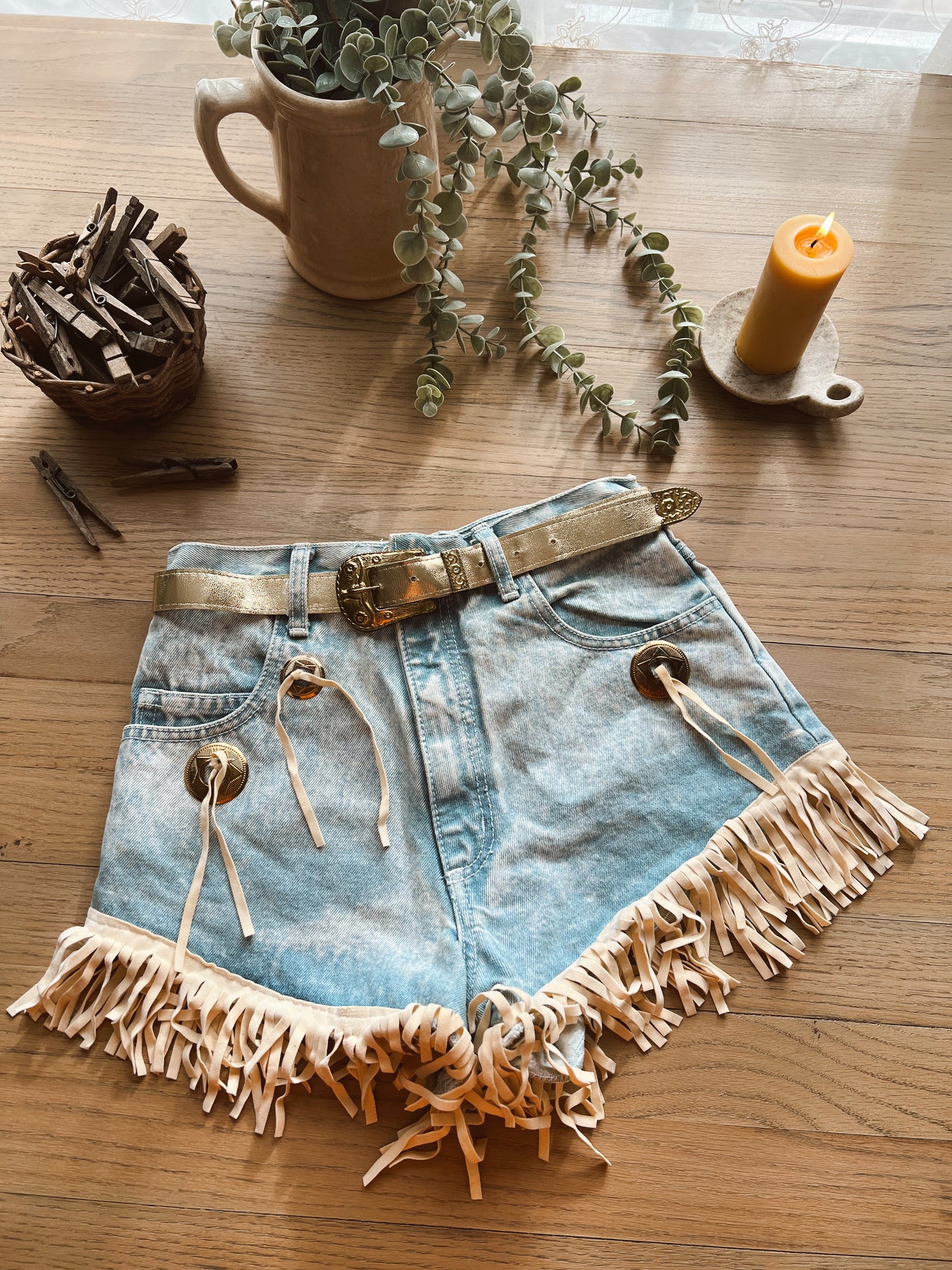 Vtg Western Fringe Shorts (26”W)