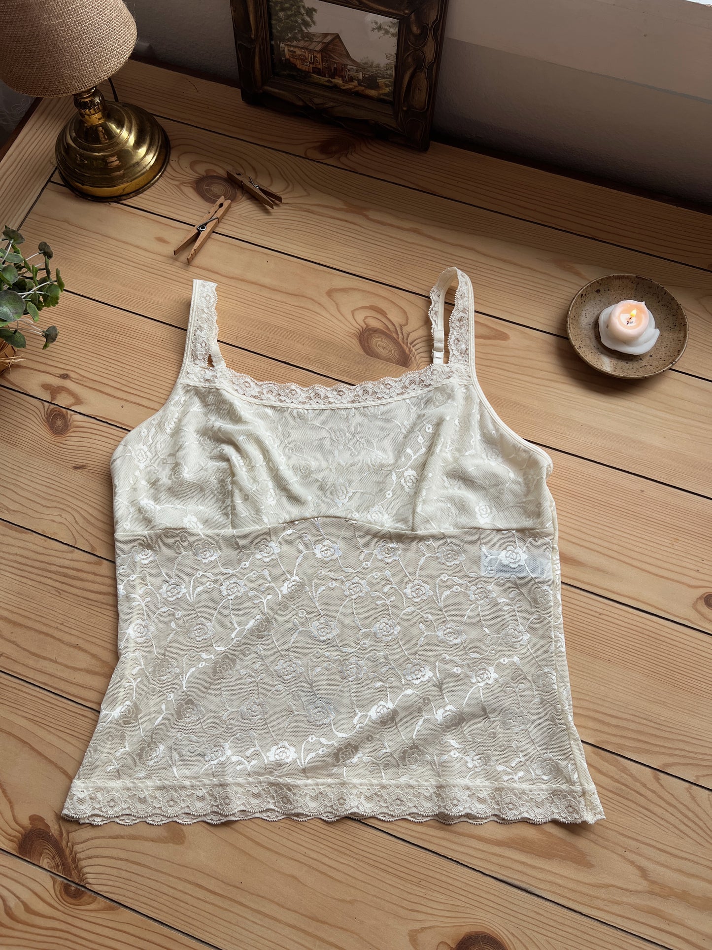 2 Dainty Tanks (L/XL)