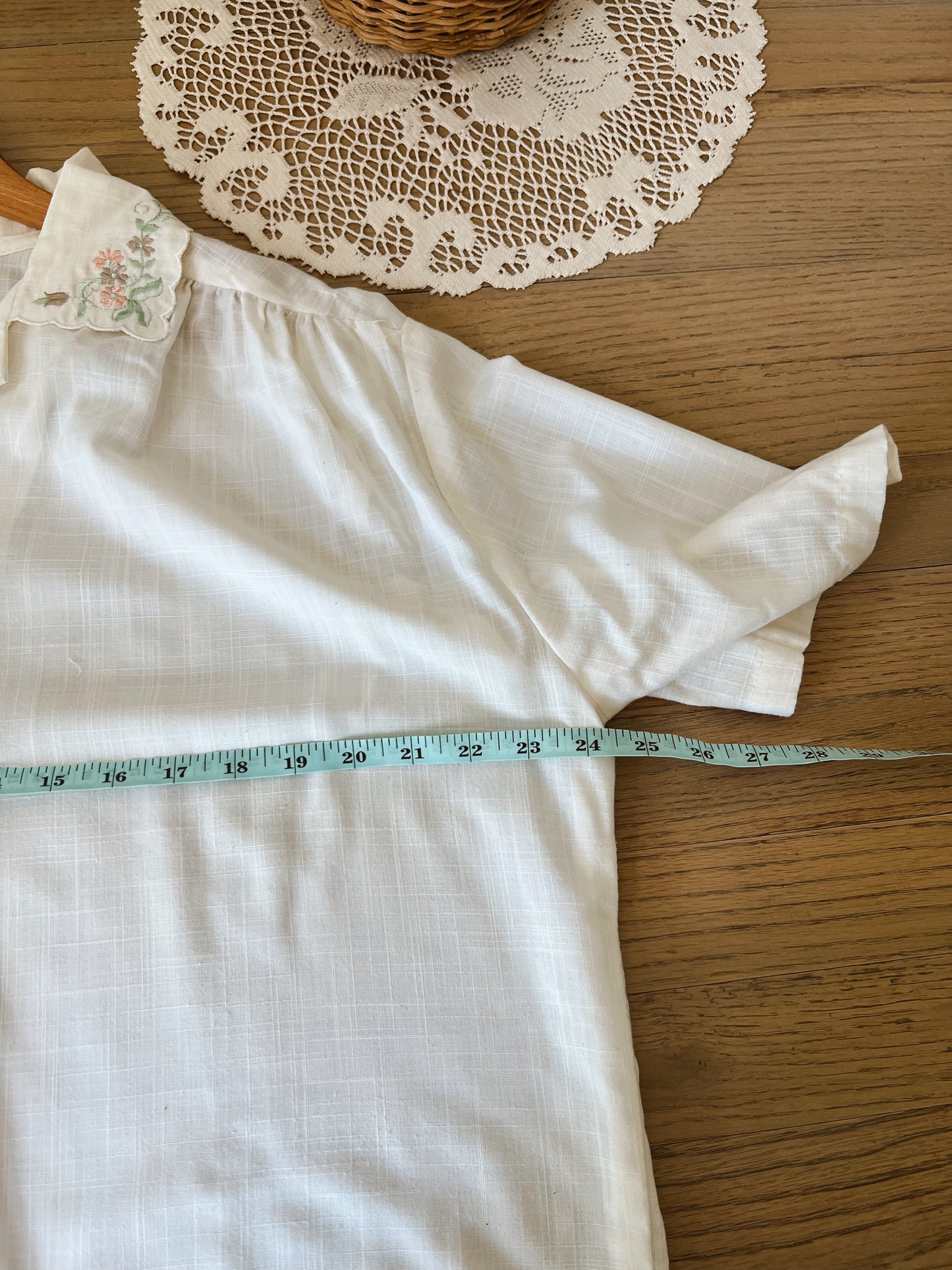 Adorable Vintage Blouse (XXL)