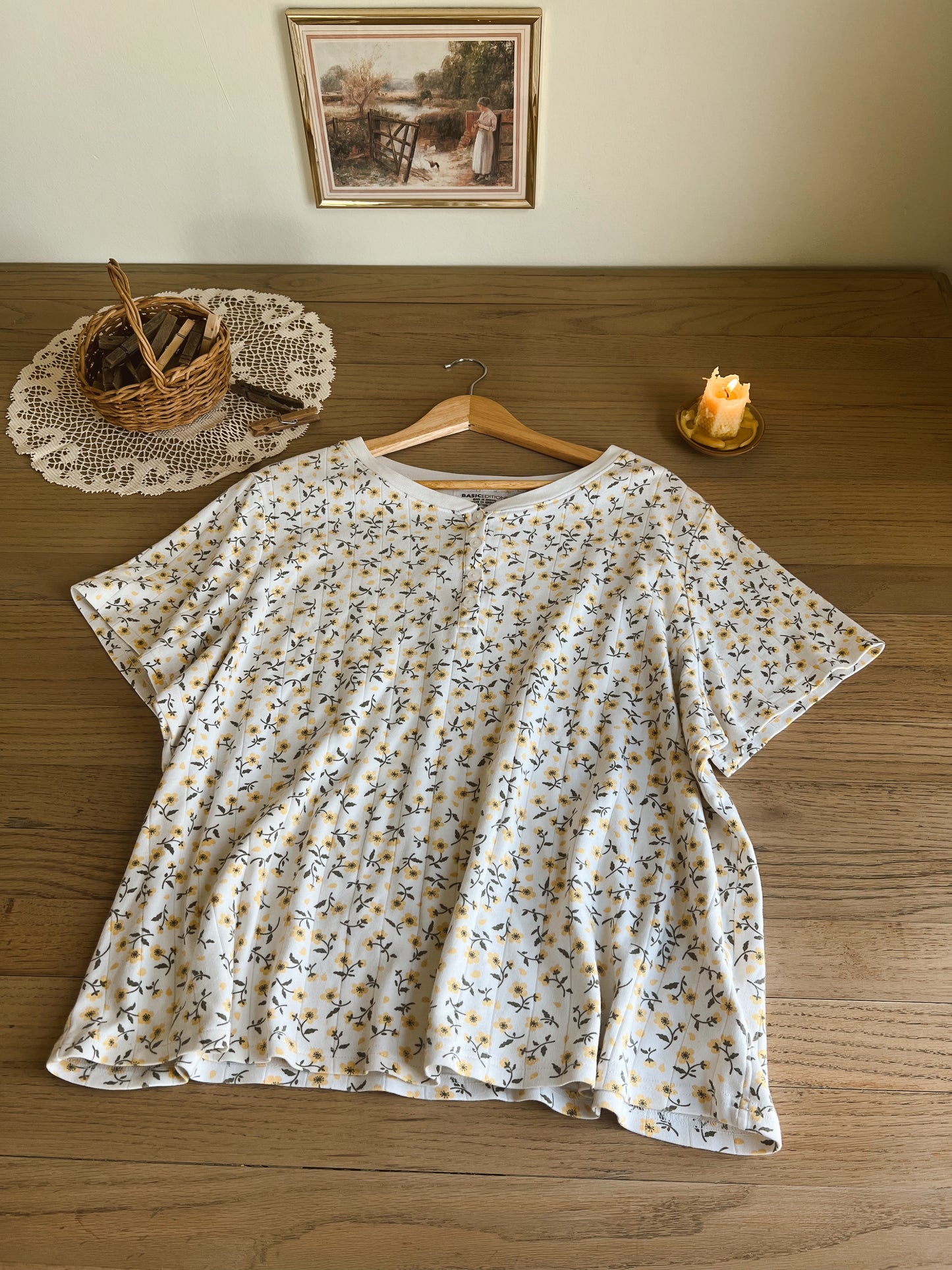 Dainty Floral Tee (XL)