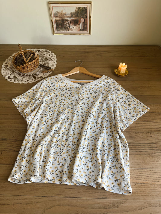 Dainty Floral Tee (XL)