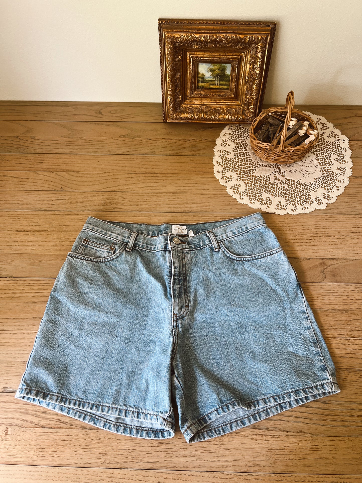 Vintage Calvin Klein Shorts (32”W)