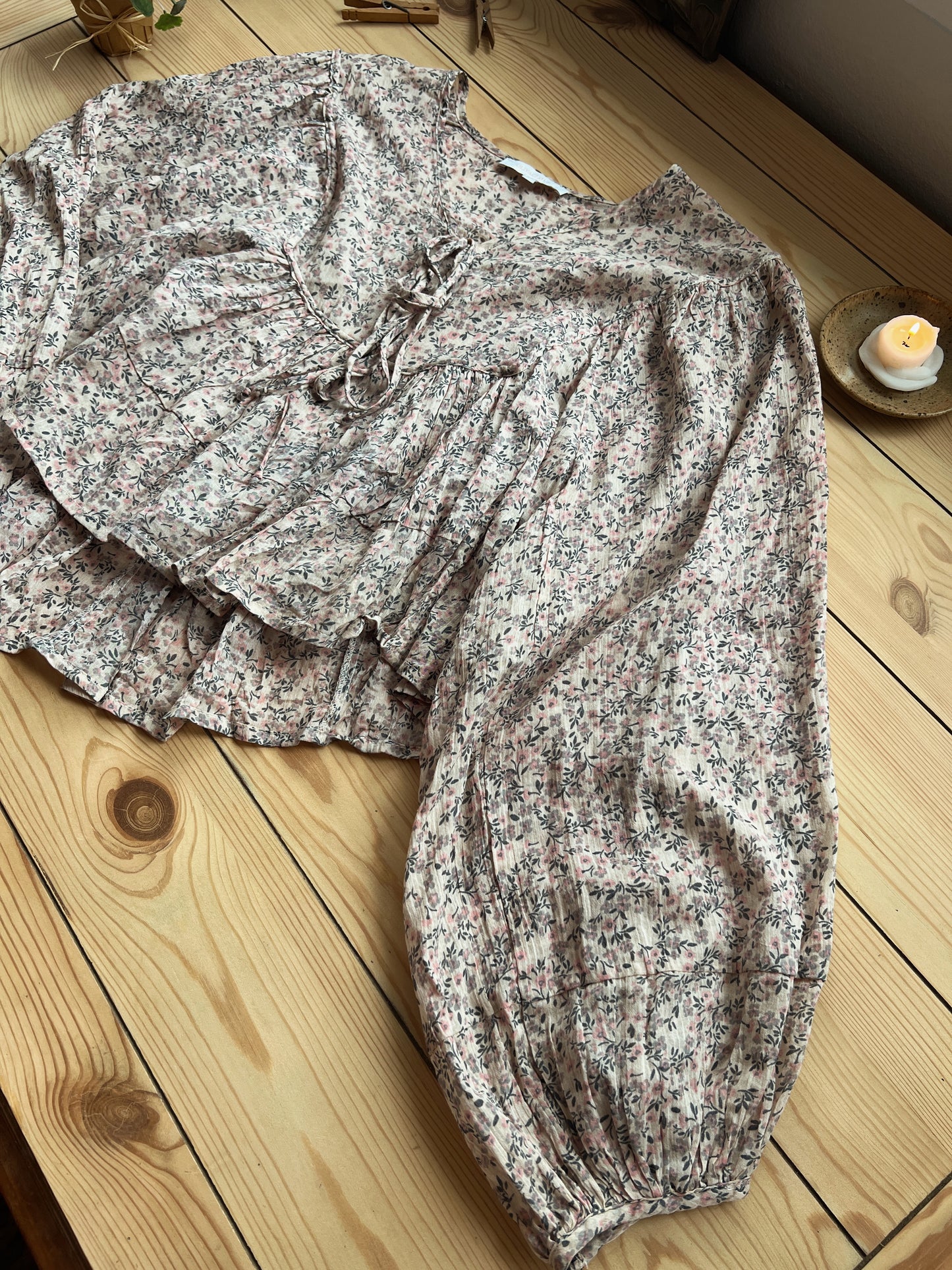 Floral Blouse (M/L)