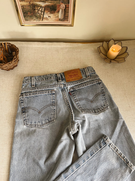Vintage Lightwash Levi’s (W29”)