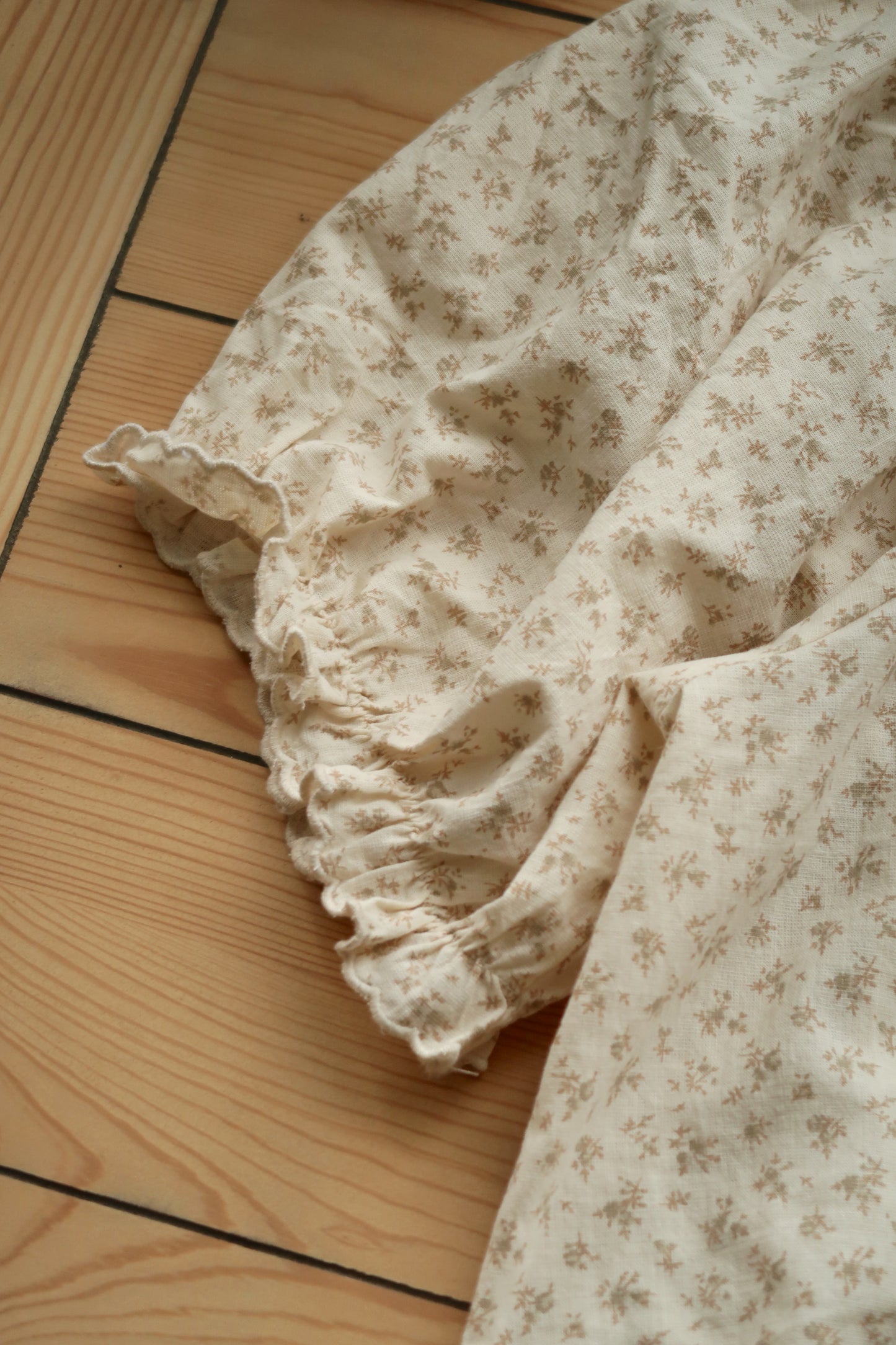 Dainty Floral Blouse (XL)