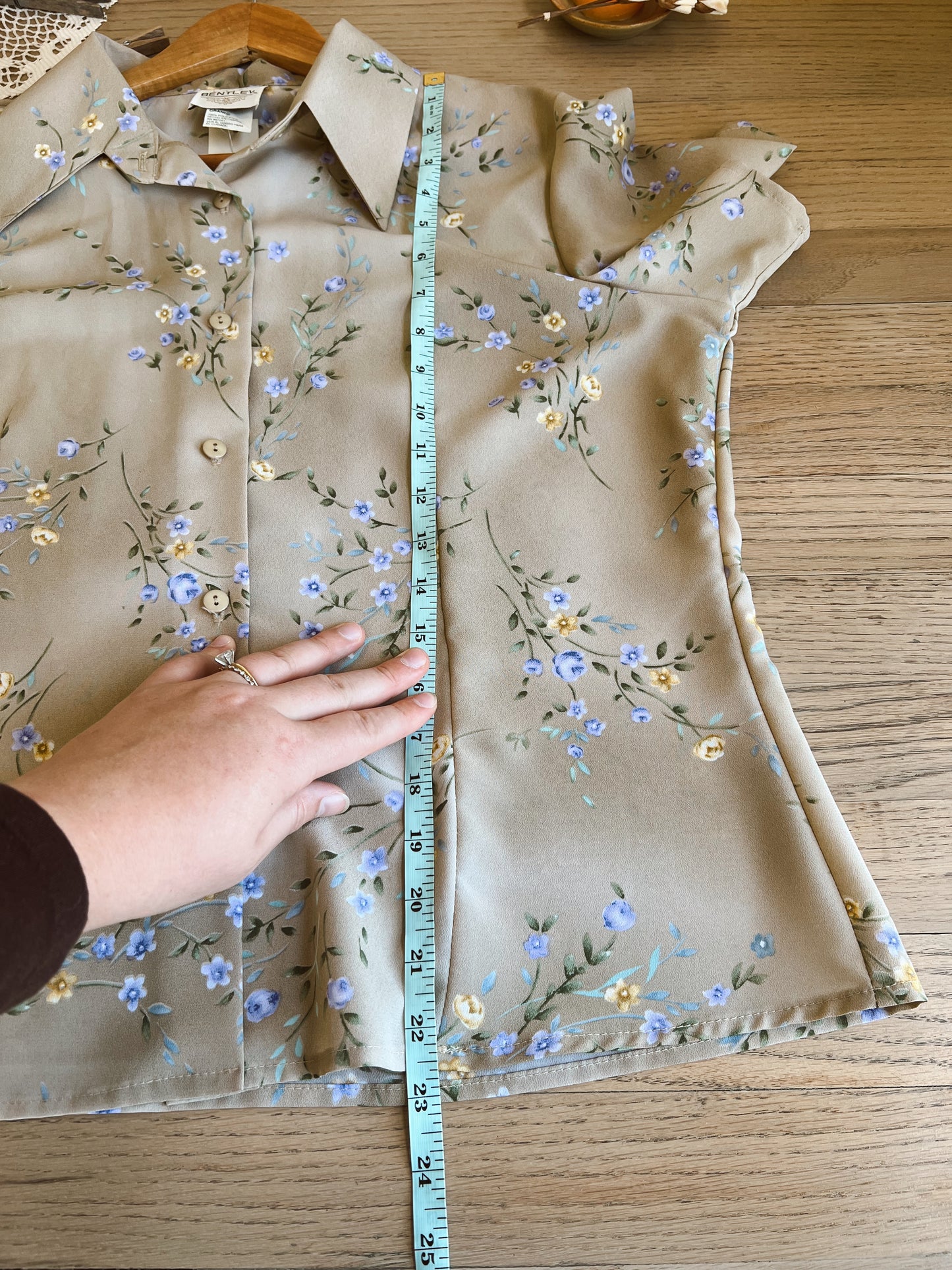 Floral Button-Up (L)