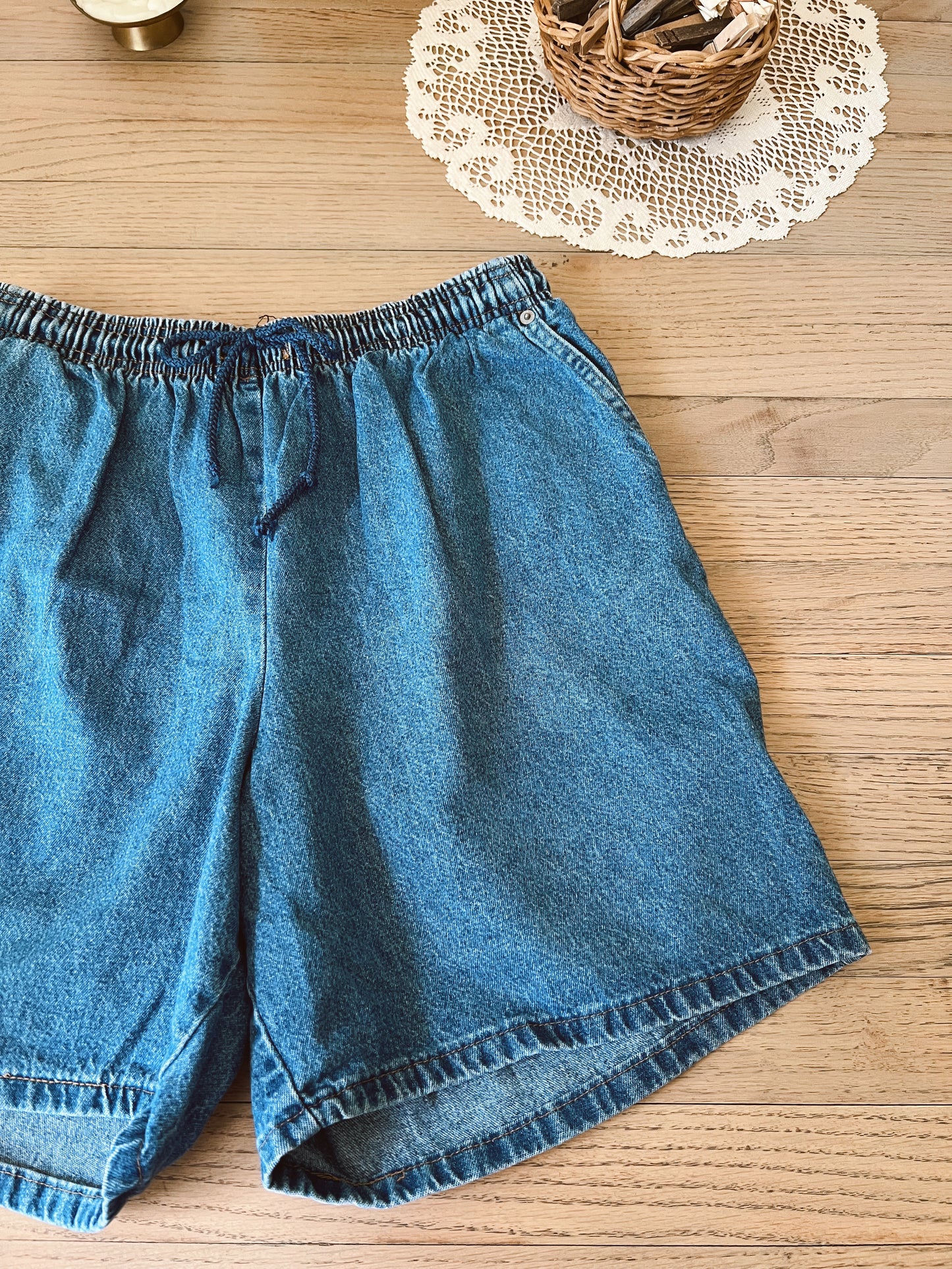Vtg Denim Shorts (28”W)