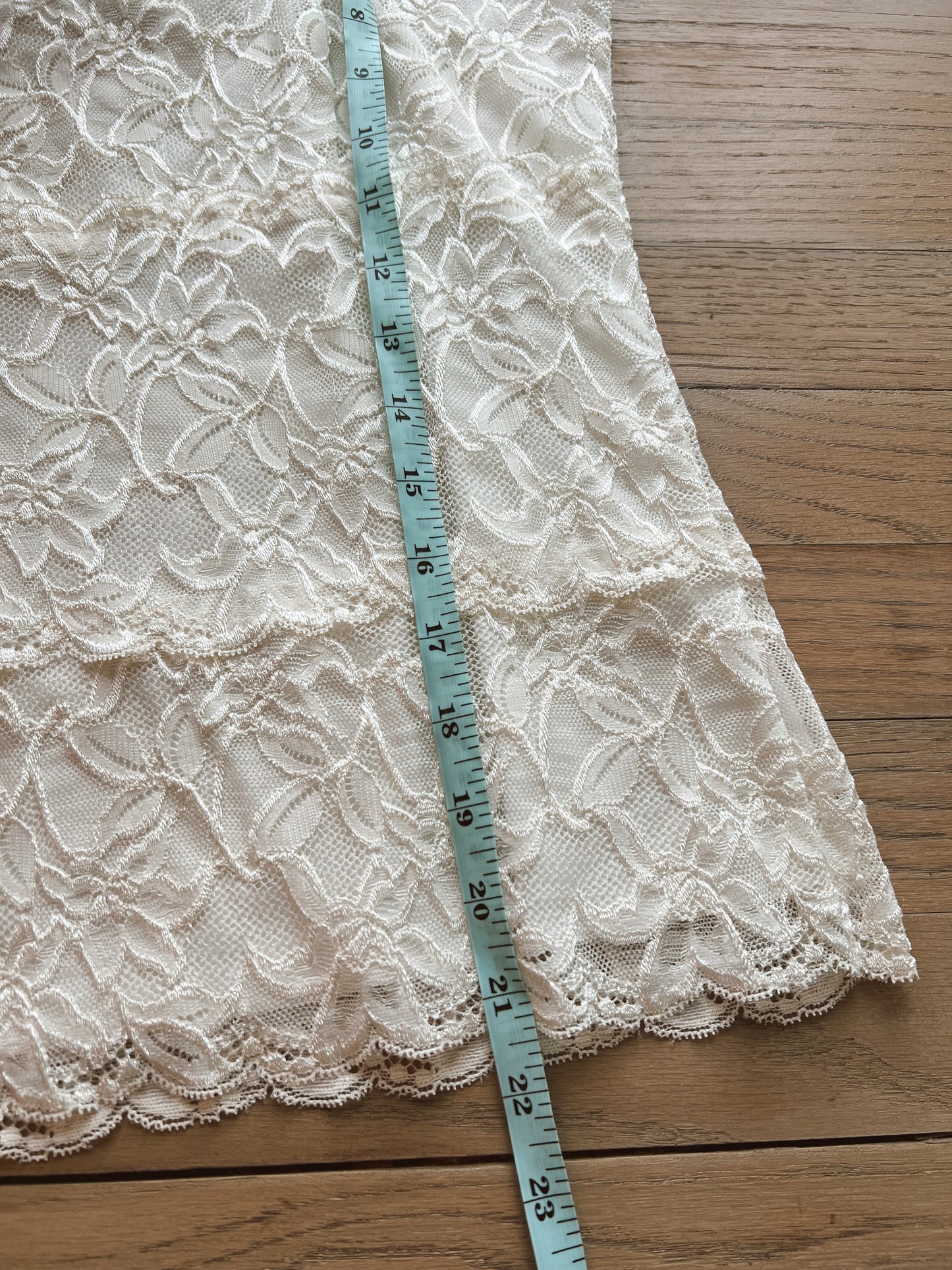 Dainty Vintage Tank (M/L)