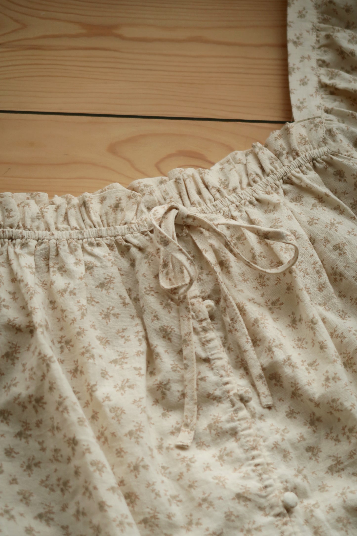 Dainty Floral Blouse (XL)