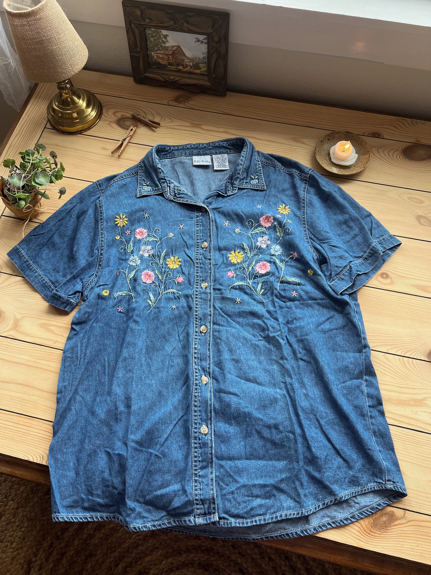 Floral Embroidered Blouse (L)