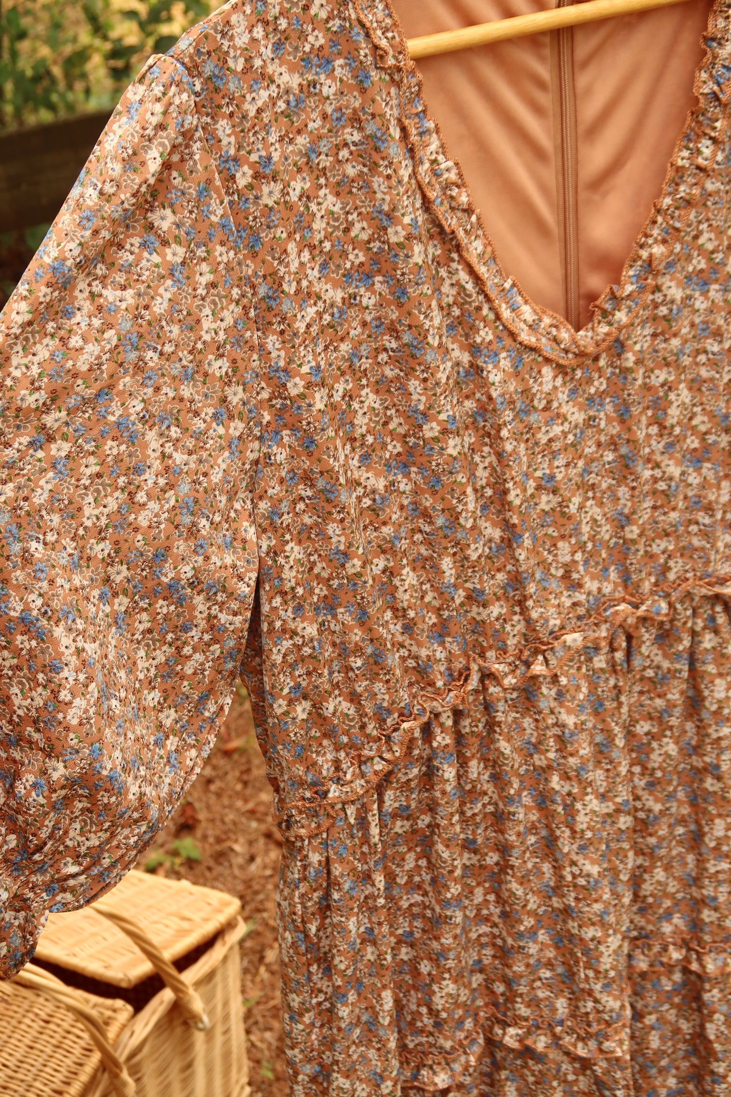 Gorgeous Floral Dress (XL)