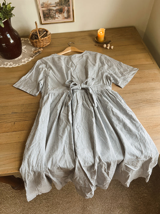 Beautiful Vintage Dress (L)
