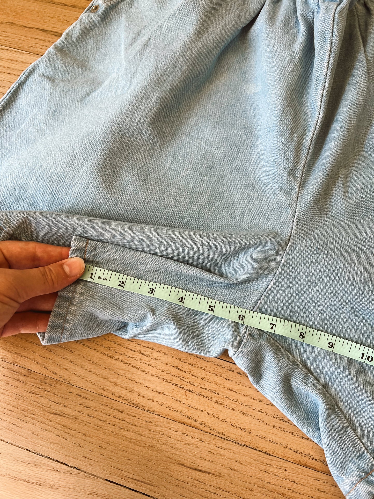 Vtg Denim Shorts (26-28”W)