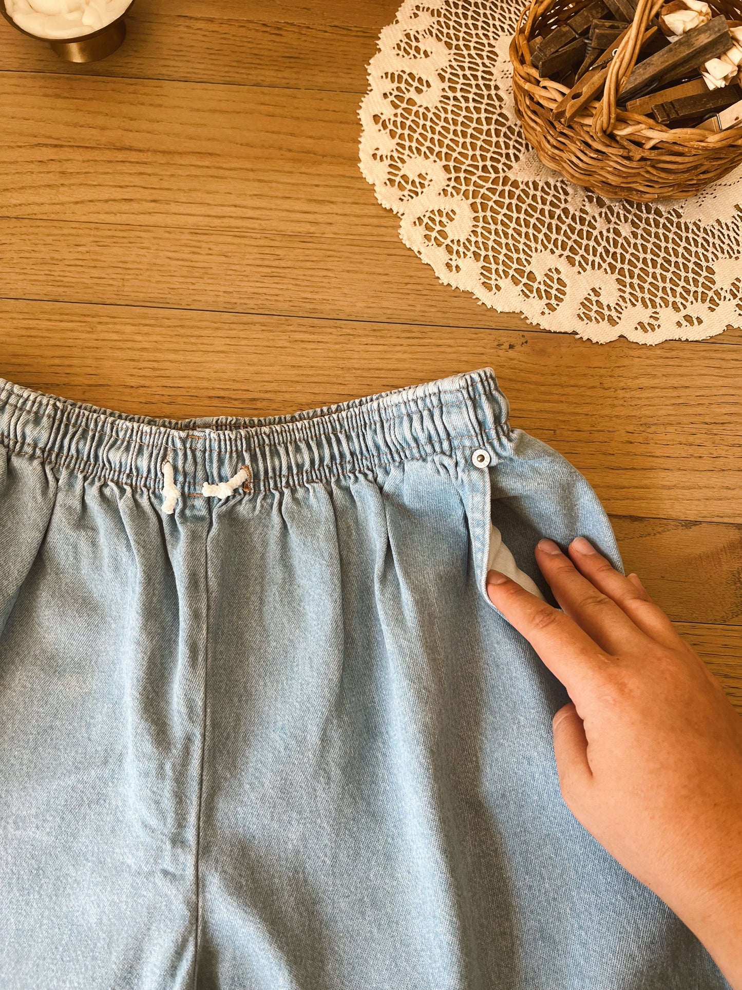 Vtg Denim Shorts (26-28”W)