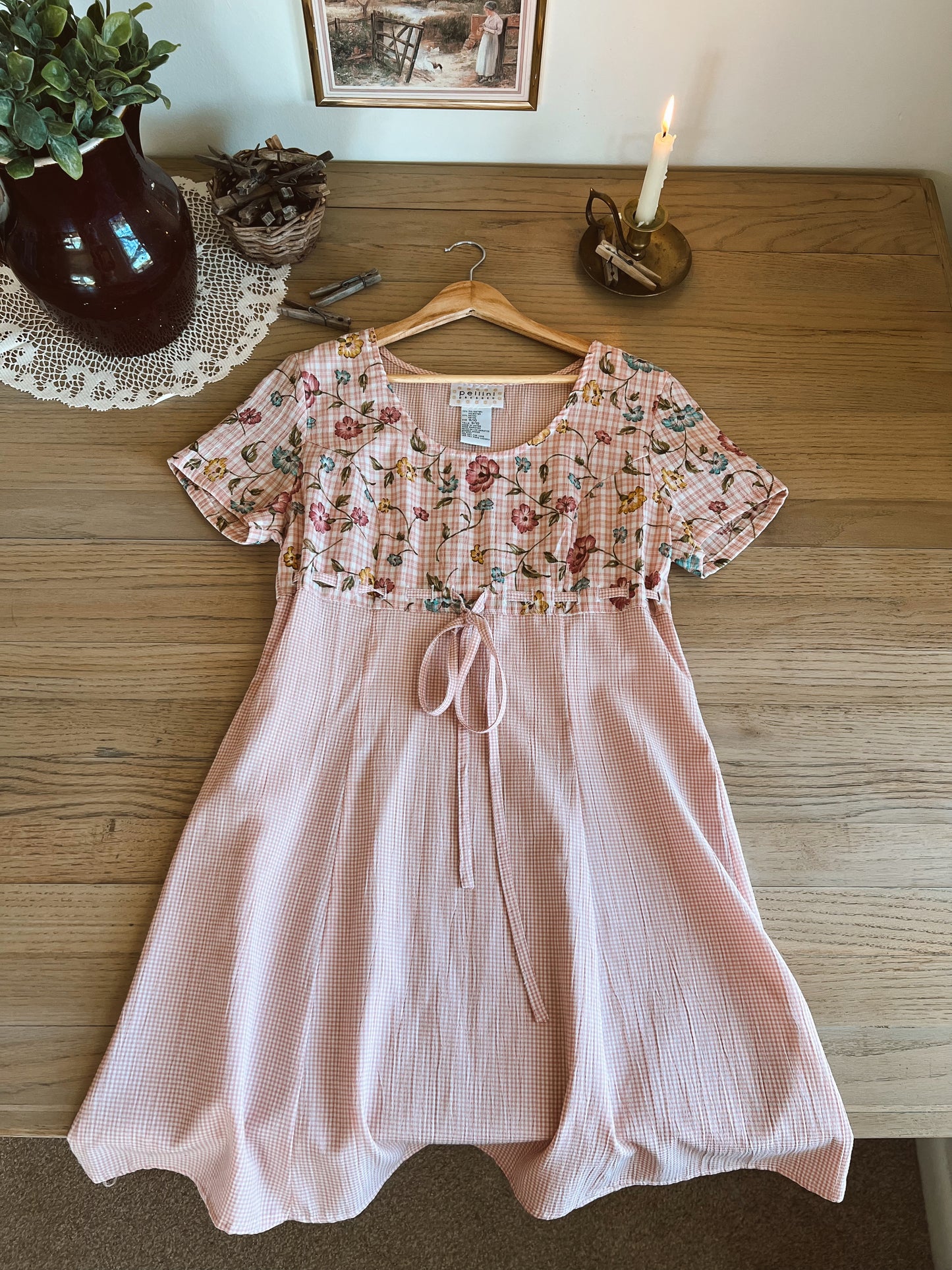 Adorable Vintage Dress (9/10)