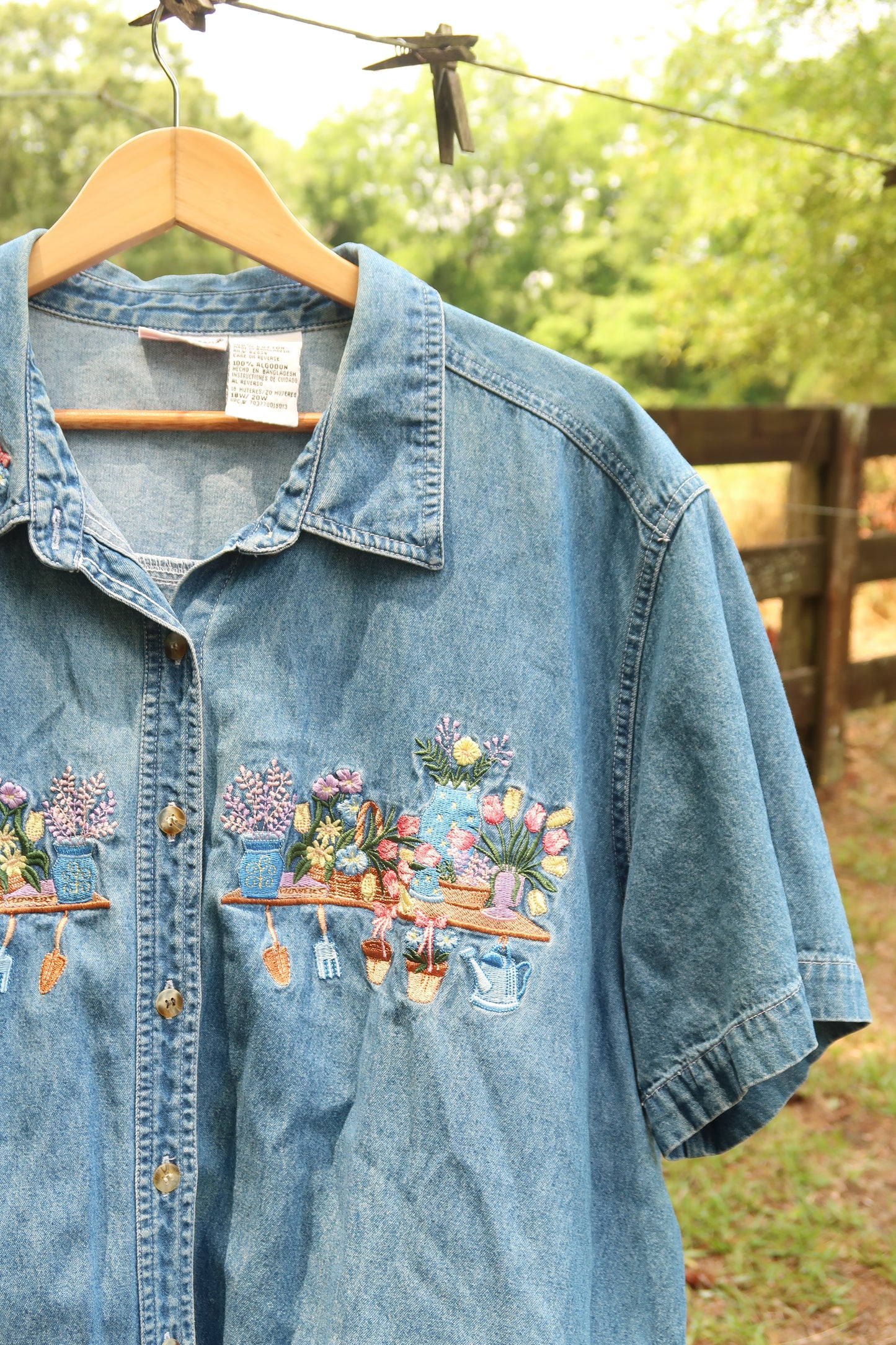 Vintage Spring Embroidered Blouse (18/20W)
