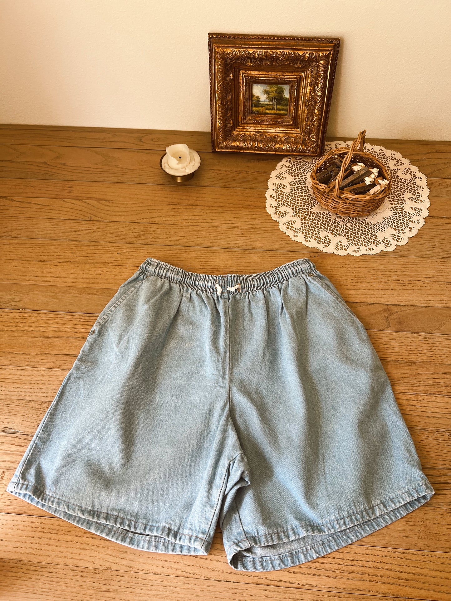Vtg Denim Shorts (26-28”W)