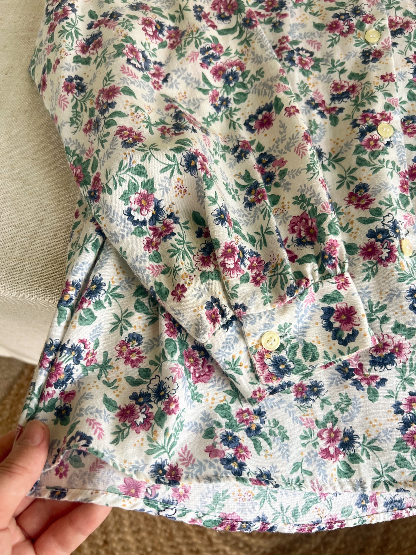 Beautiful Vintage Button Up (XL)