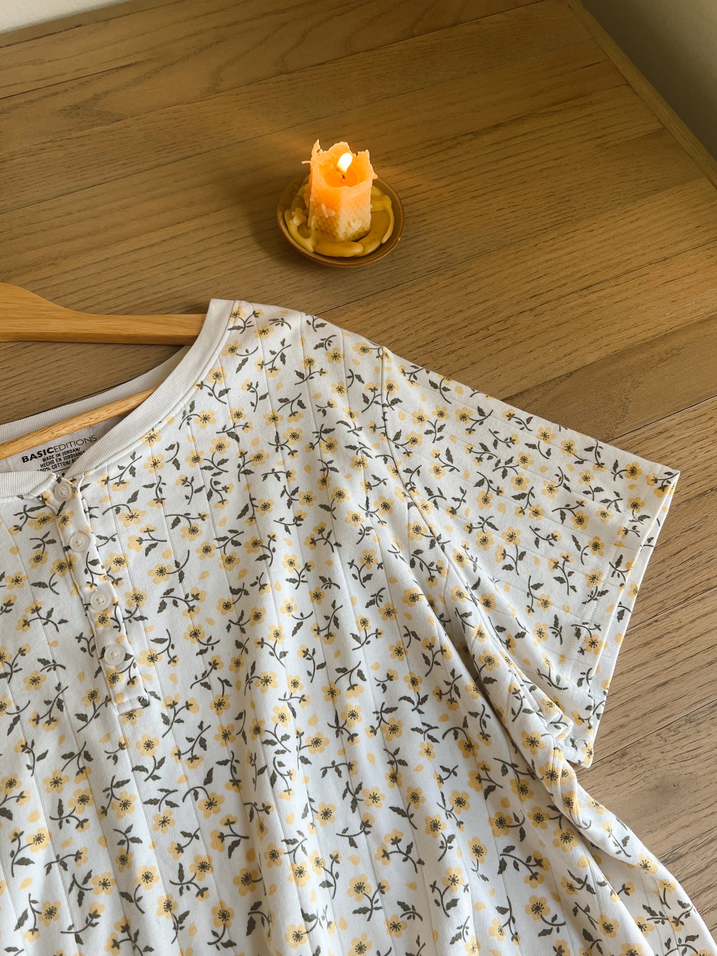 Dainty Floral Tee (XL)