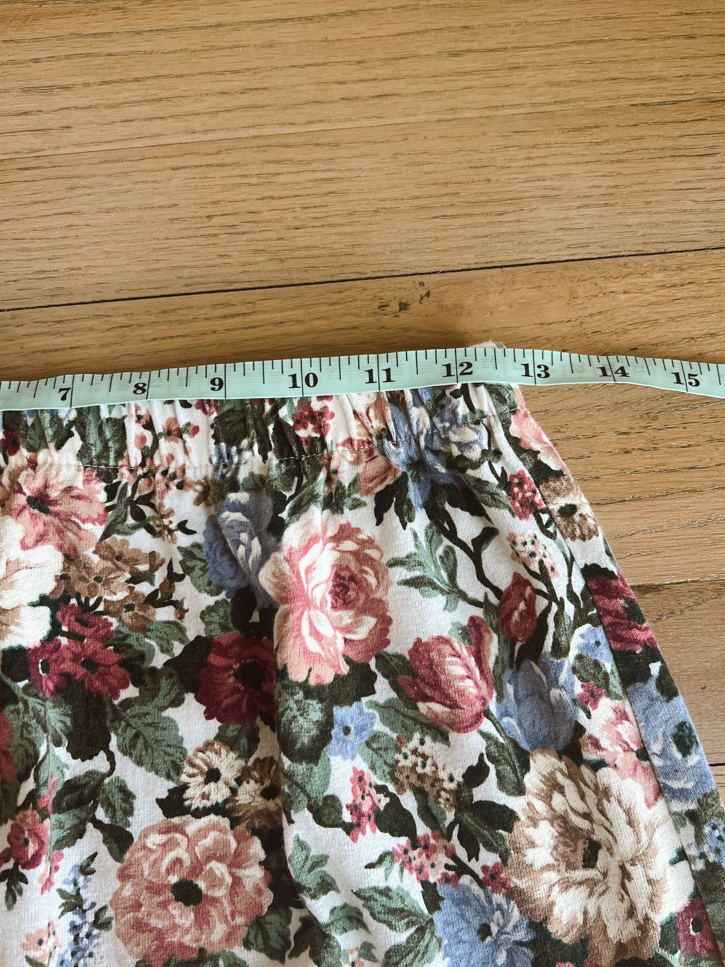Vintage Floral Skirt (S/M)