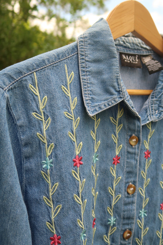Vintage Embroidered Button Up (M)