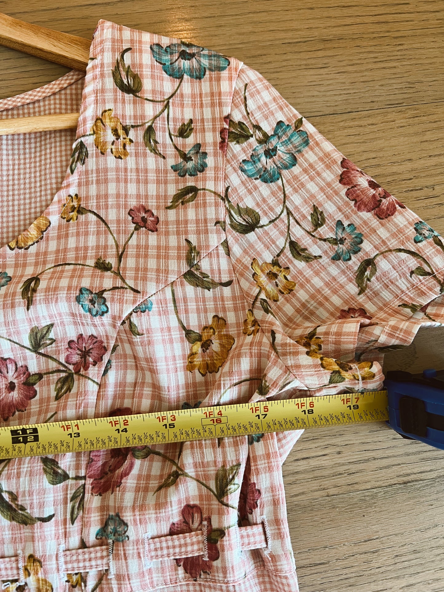 Adorable Vintage Dress (9/10)
