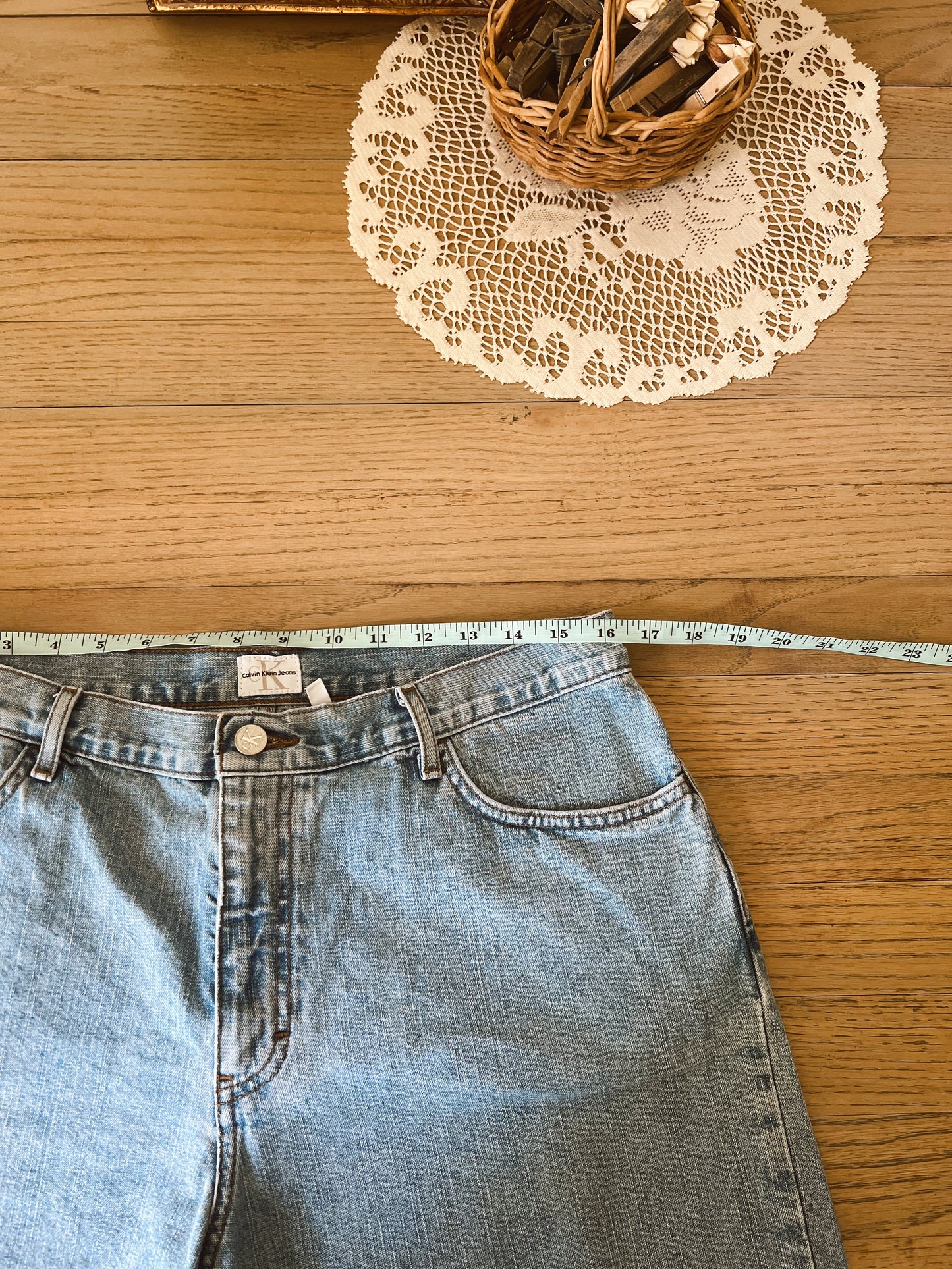 Vintage Calvin Klein Shorts (32”W)