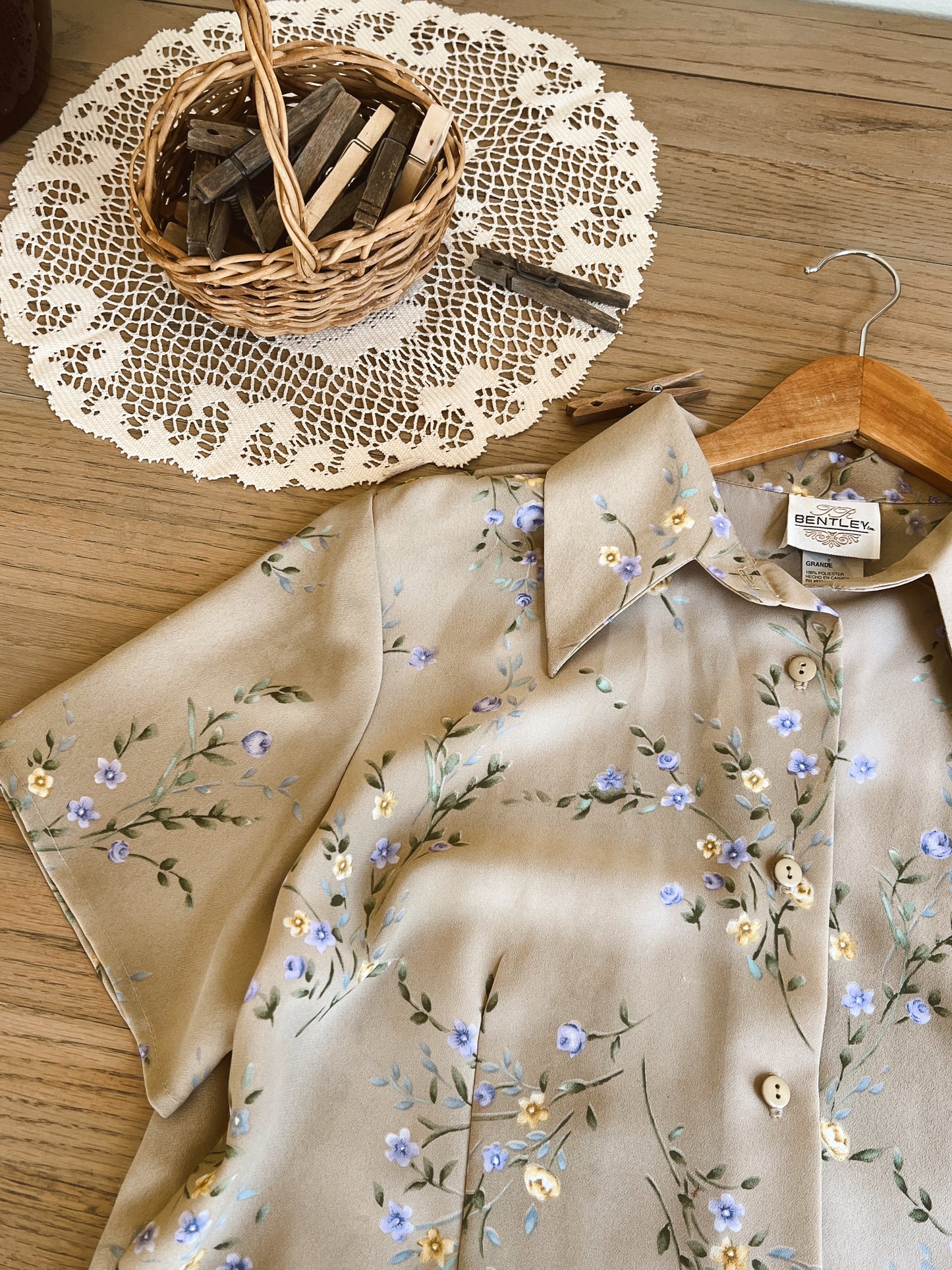 Floral Button-Up (L)
