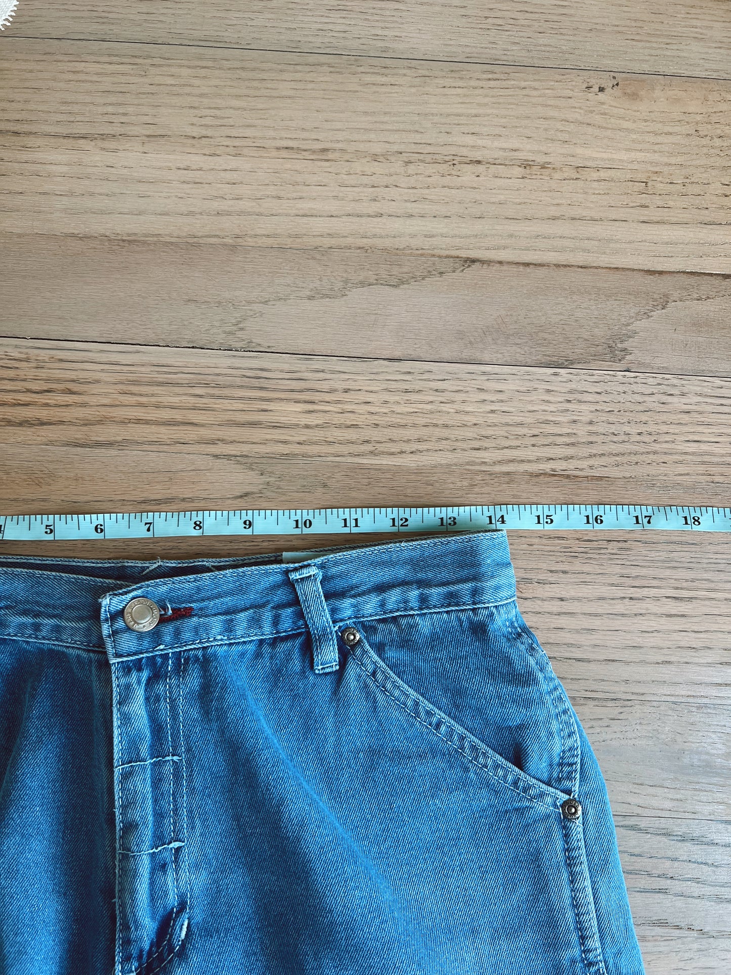 Classic Vintage Denim Shorts (28”)