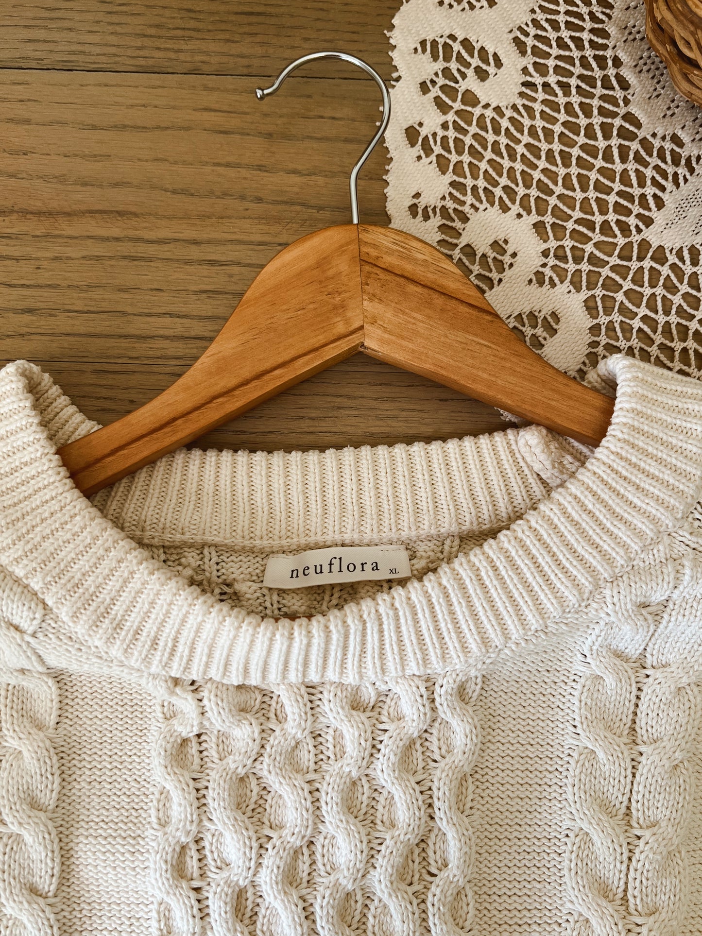 Neuflora Cable Knit Sweater (XL)
