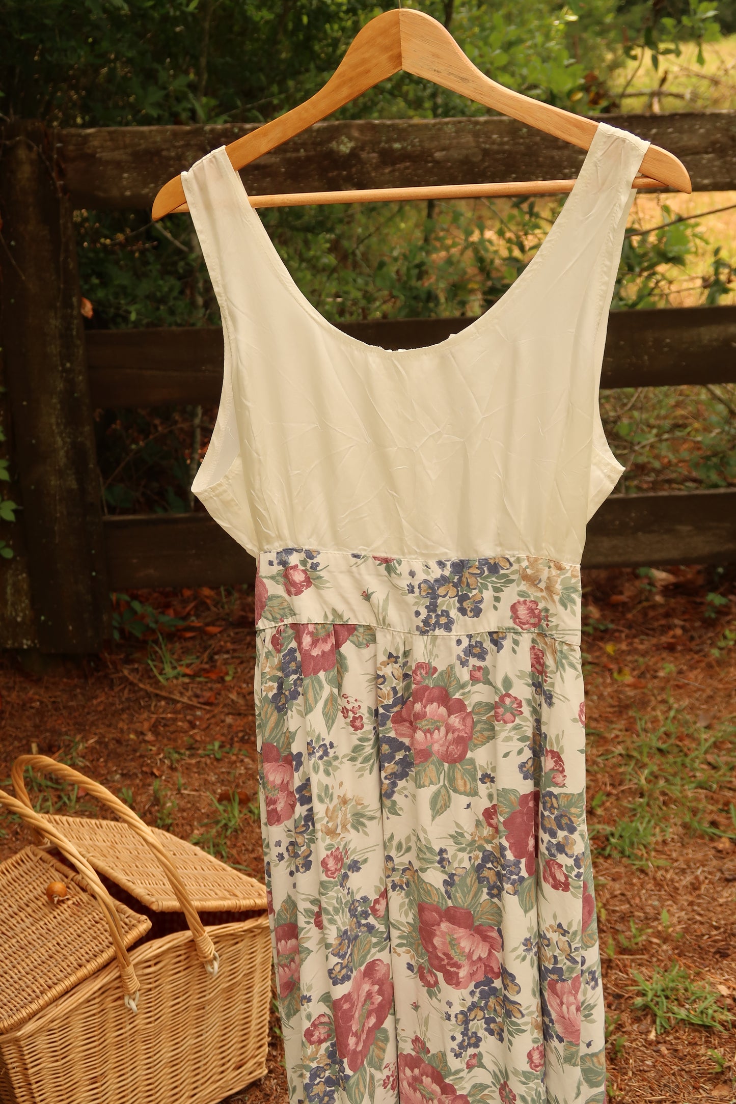 Vintage Floral Dress (M/L)