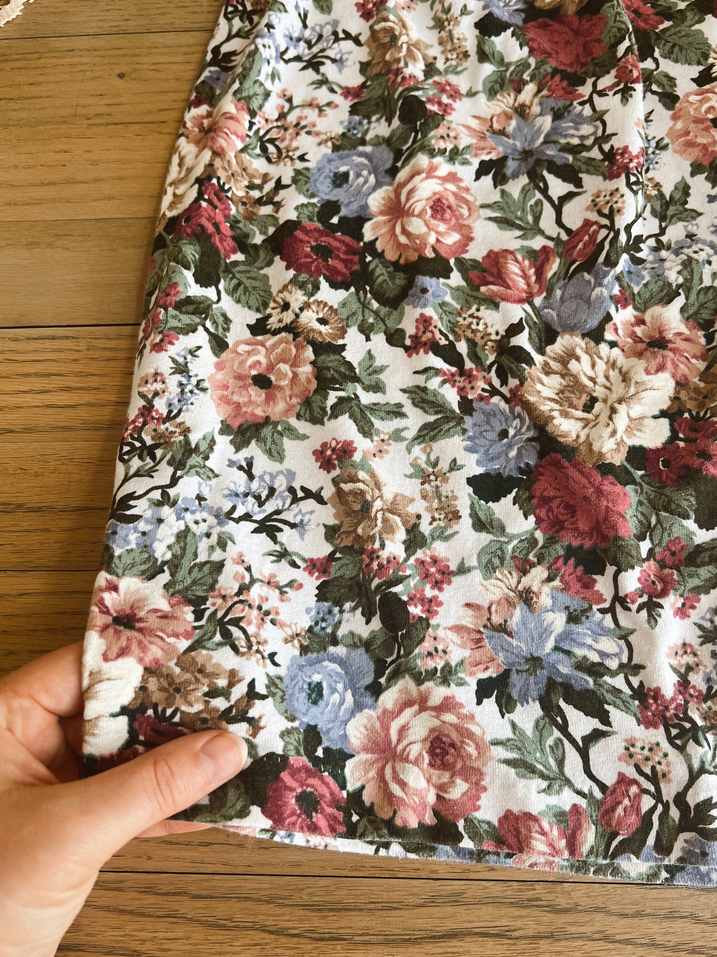 Vintage Floral Skirt (S/M)